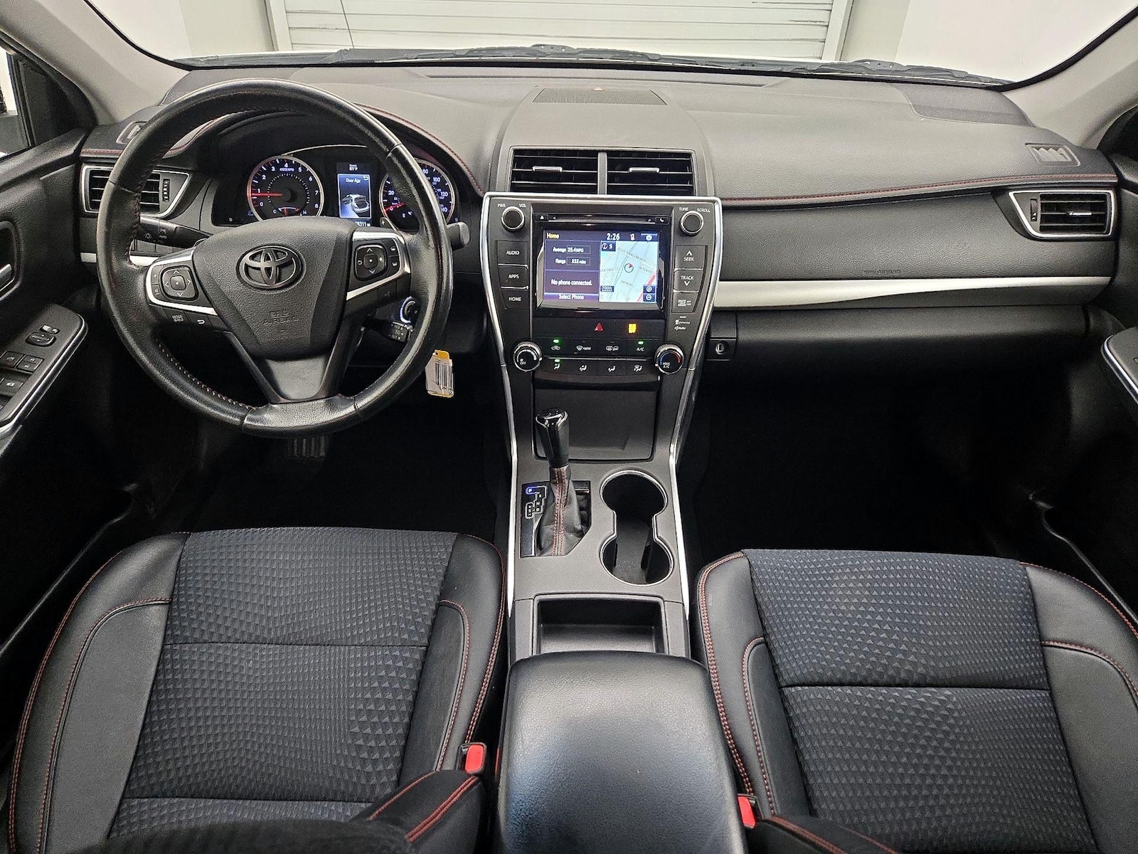 2015 Toyota Camry SE - Photo 10