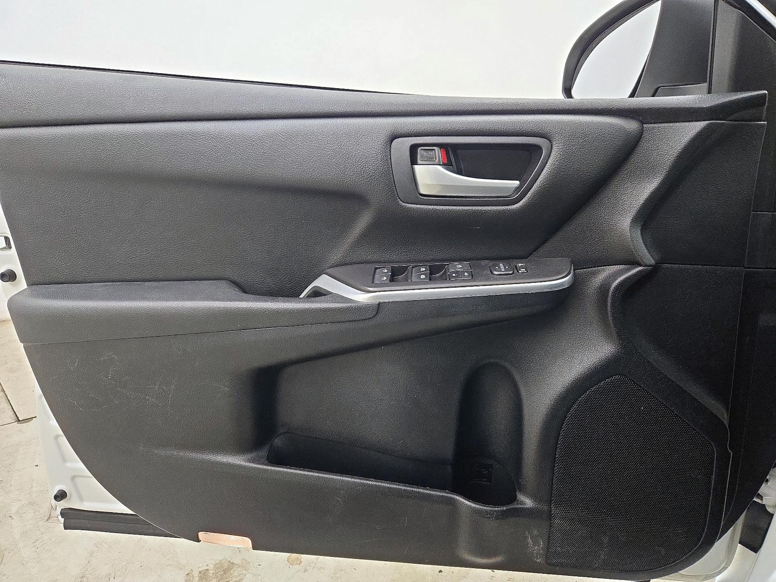2015 Toyota Camry SE - Photo 13