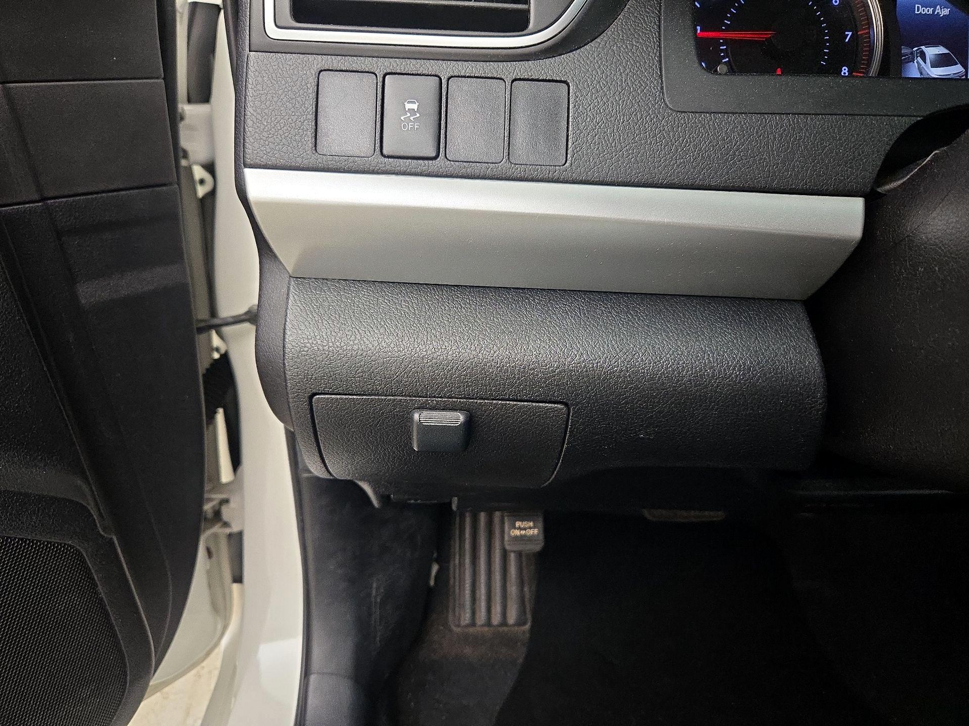 Thumbnail: 2015 Toyota Camry - 13