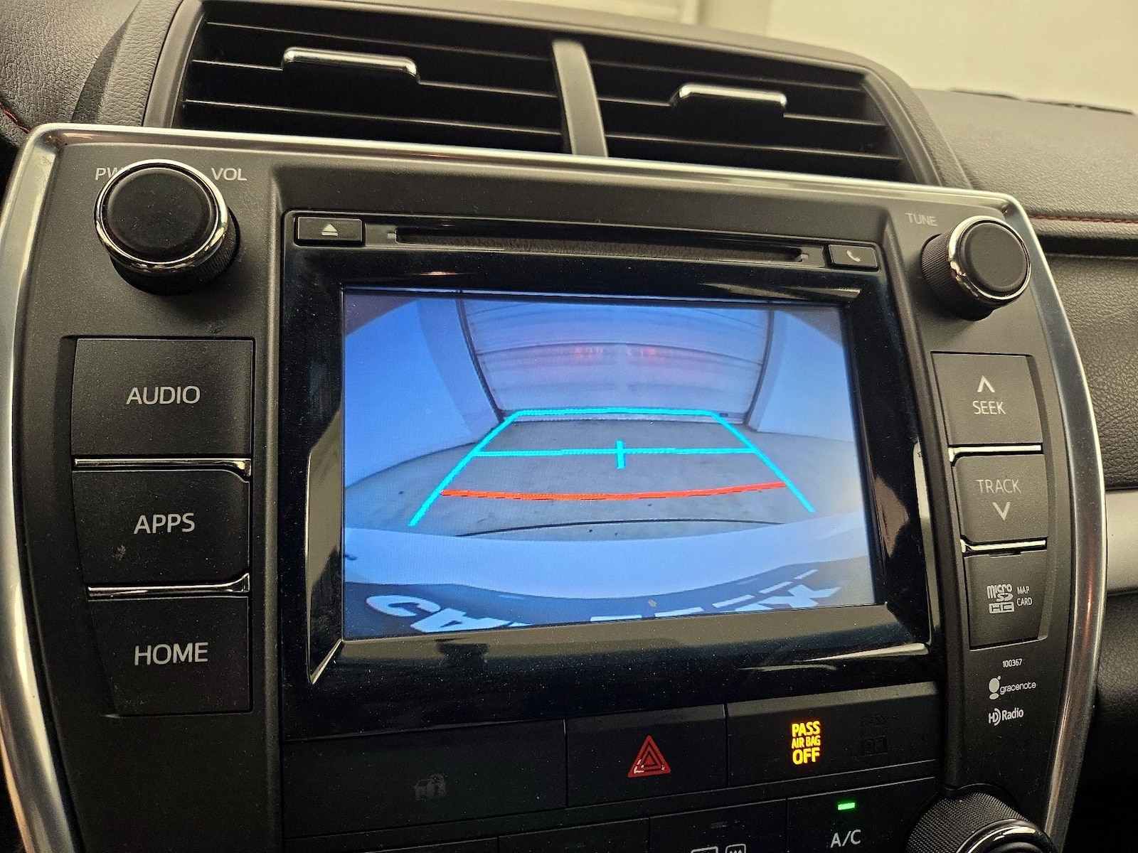 2015 Toyota Camry SE - Photo 15