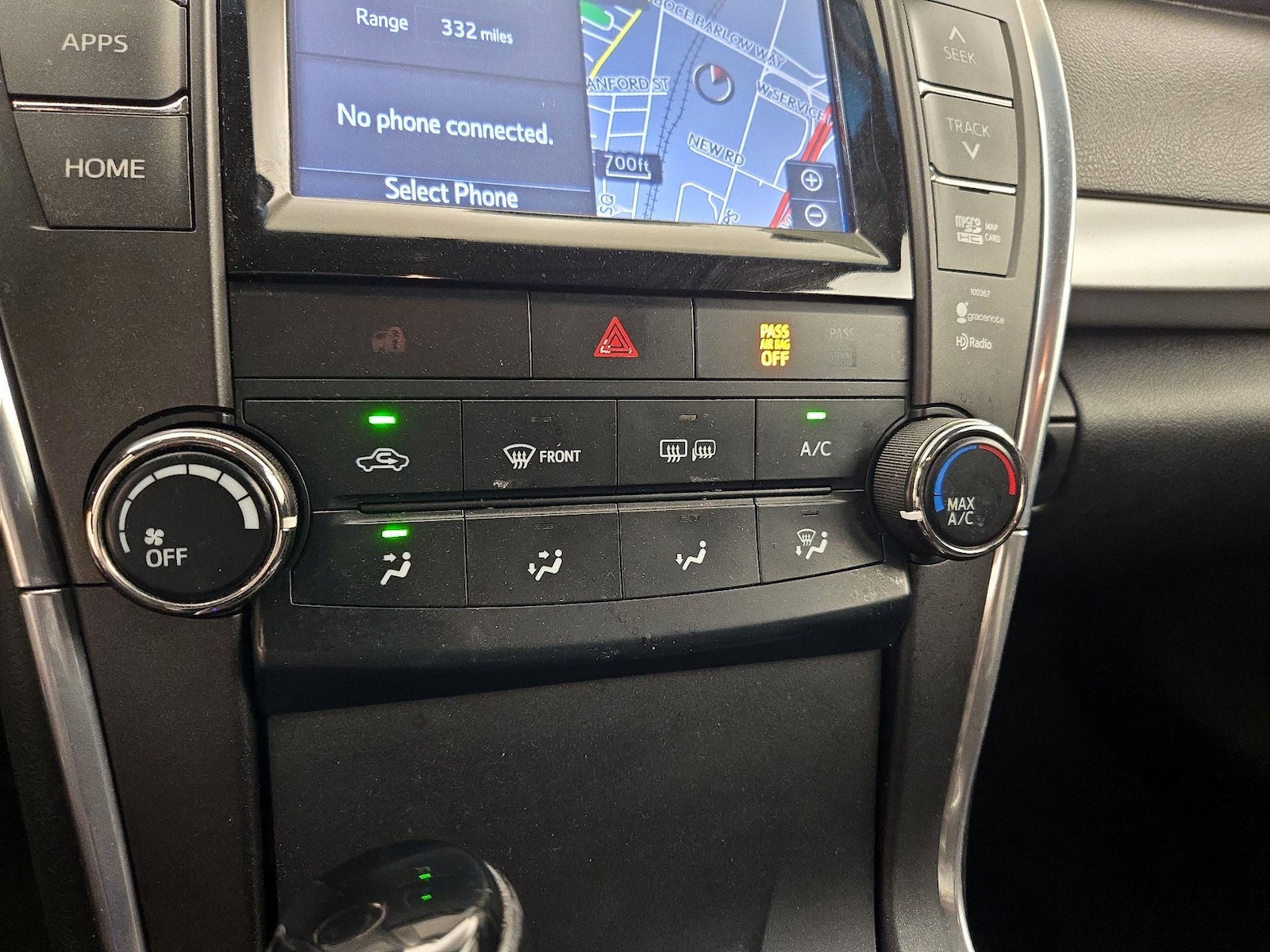 2015 Toyota Camry SE - Photo 17