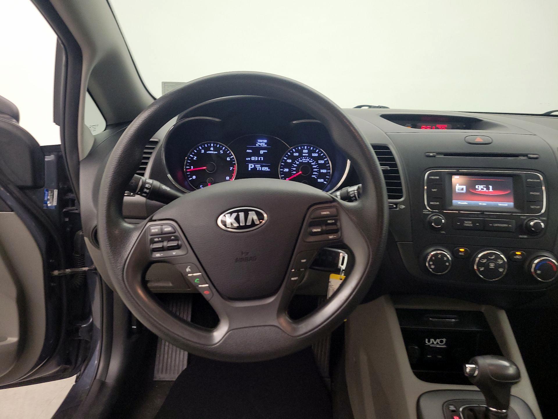 Thumbnail: 2015 Kia Forte - 10