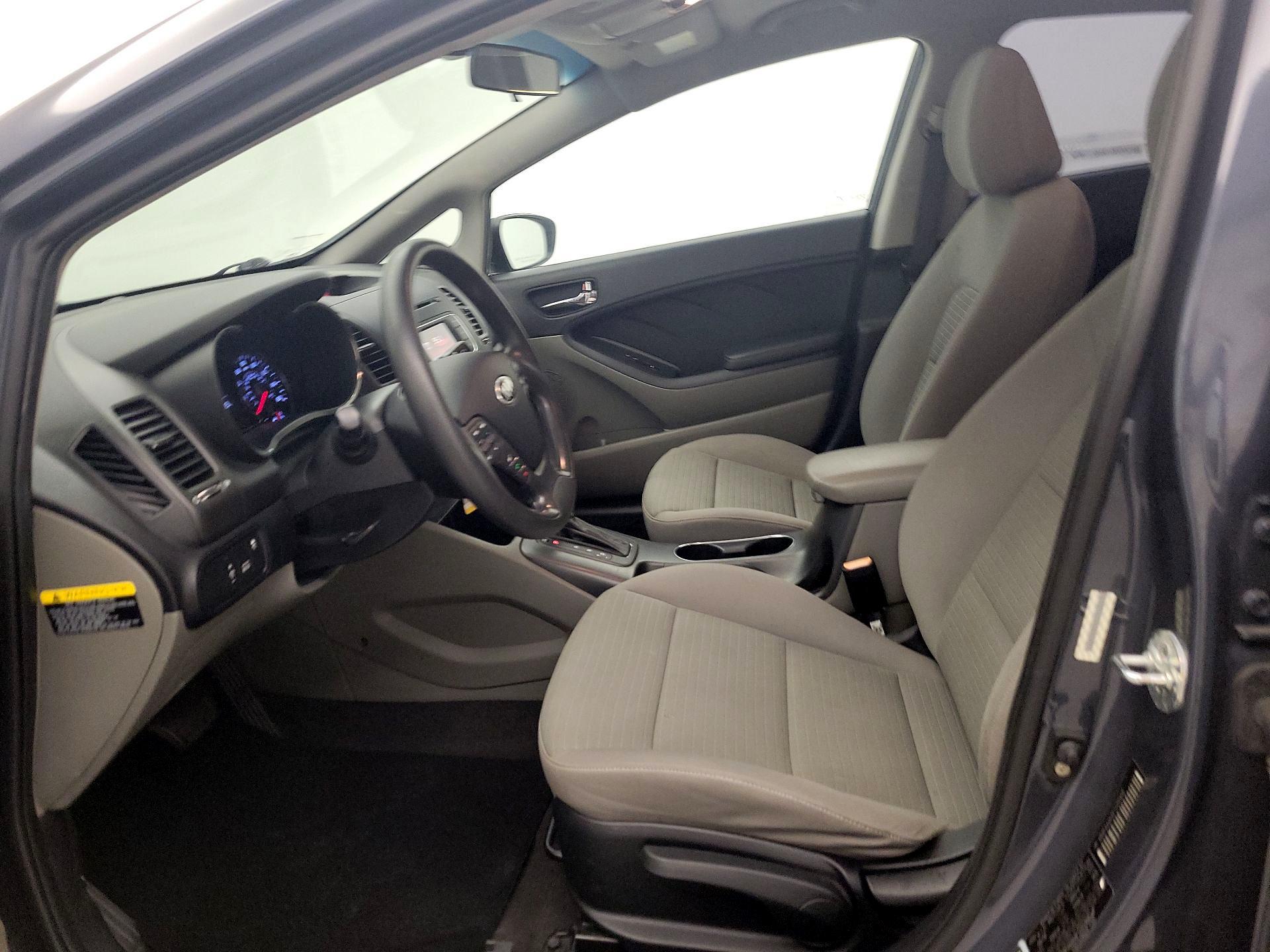 Thumbnail: 2015 Kia Forte - 11