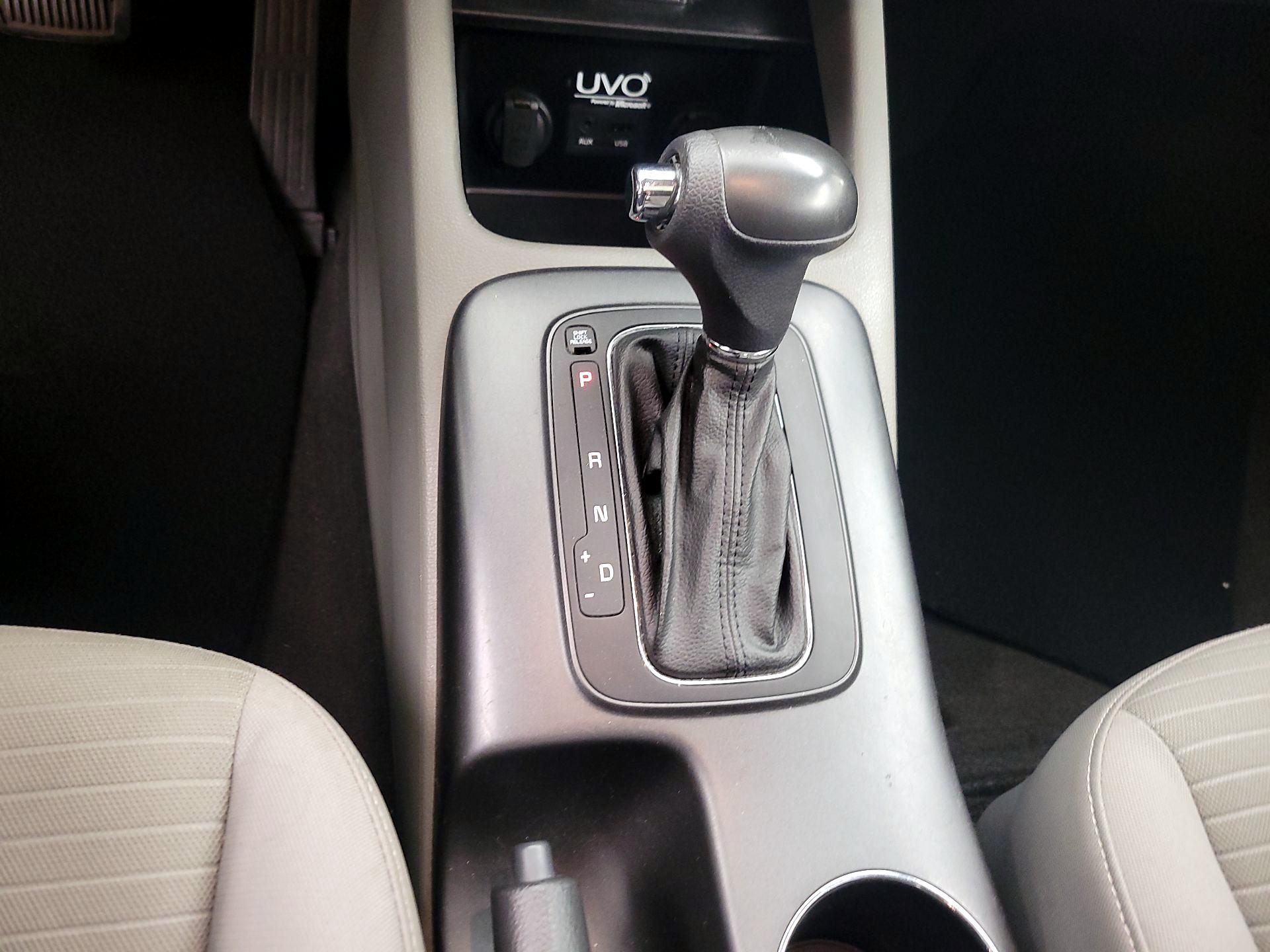 Thumbnail: 2015 Kia Forte - 17