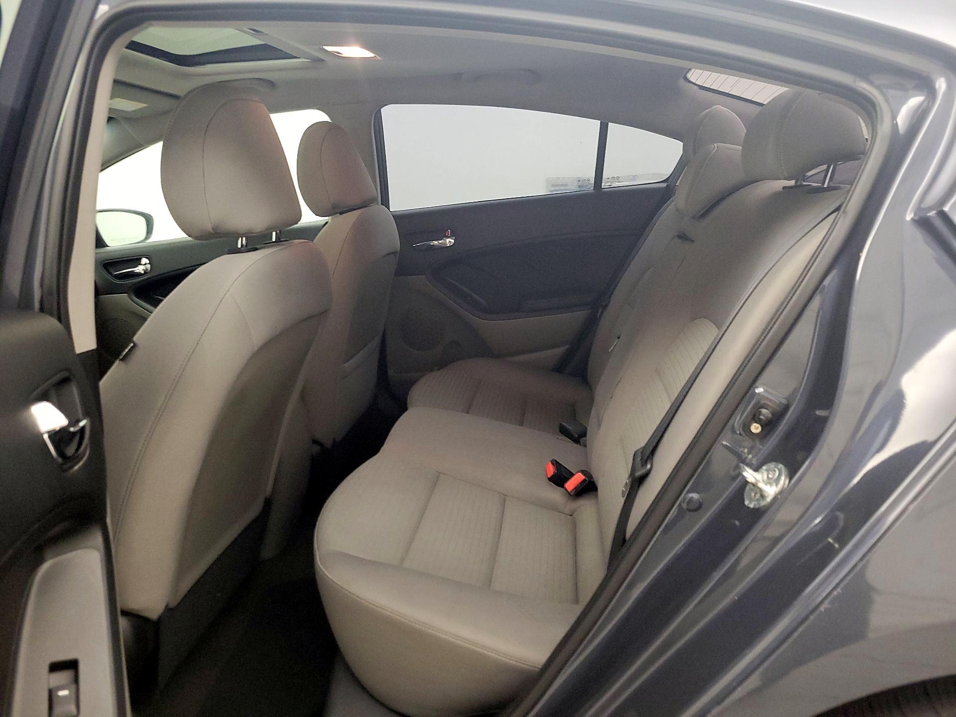 Thumbnail: 2015 Kia Forte - 19