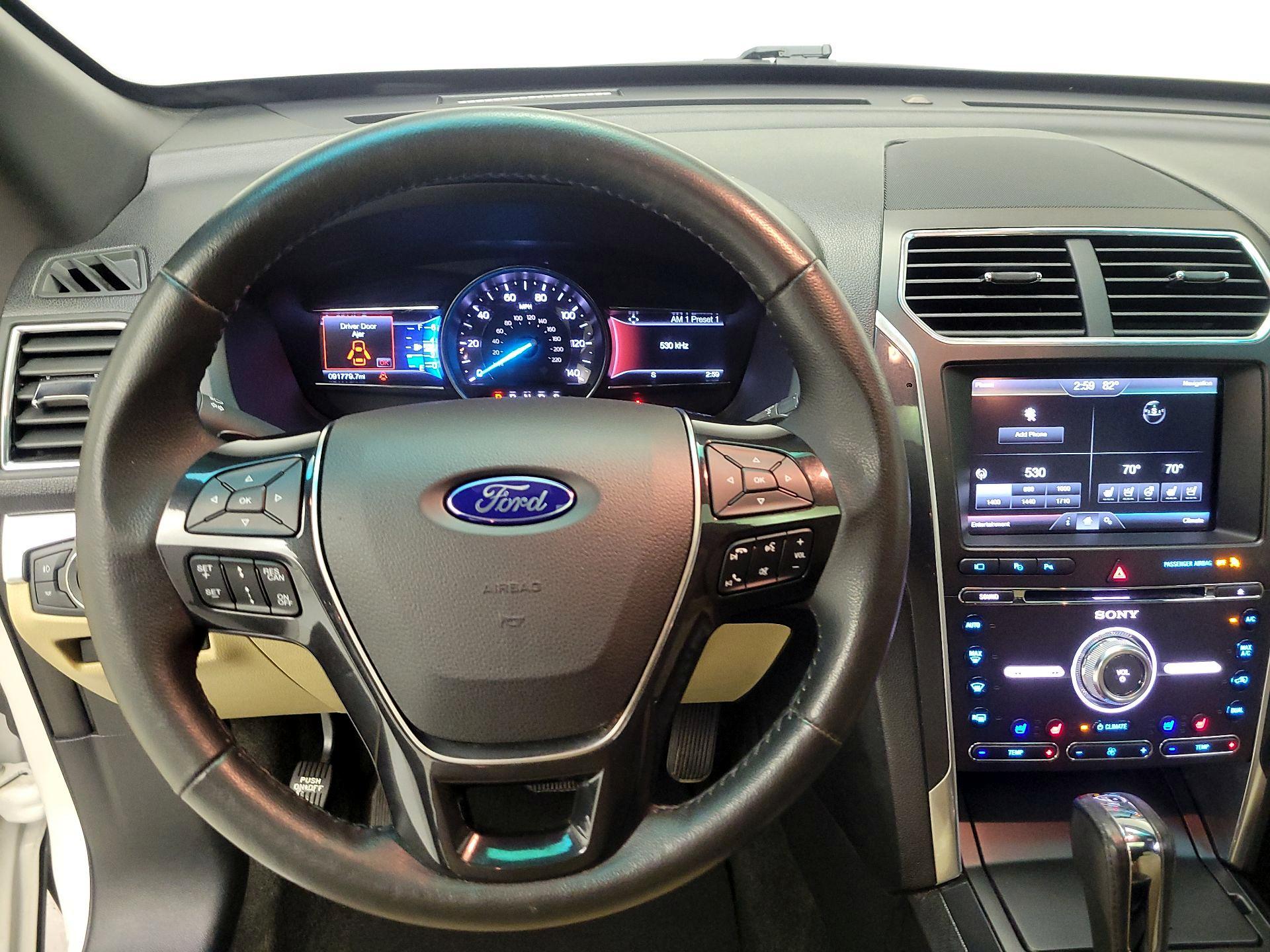 Thumbnail: 2016 Ford Explorer - 10