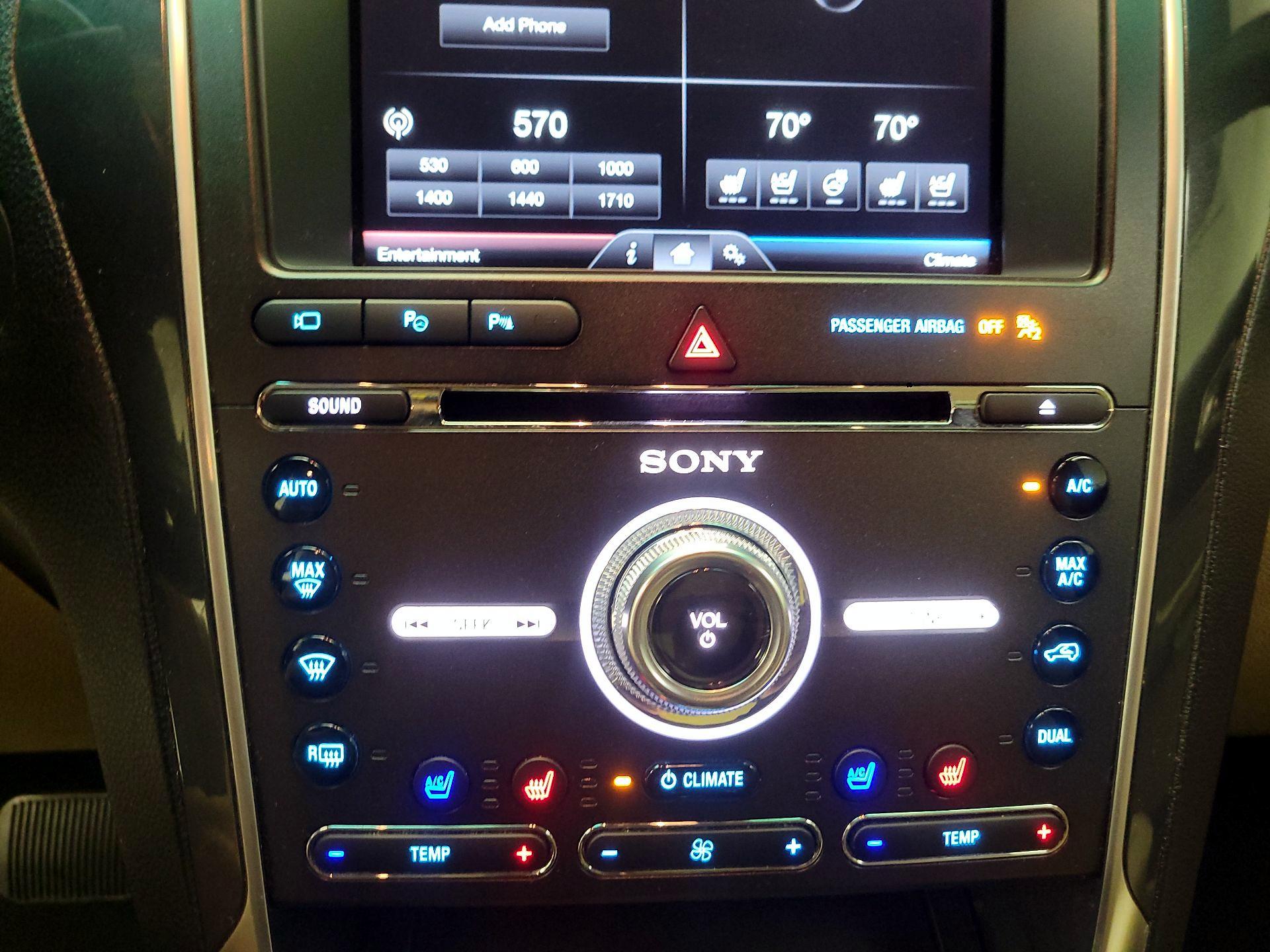 Thumbnail: 2016 Ford Explorer - 16