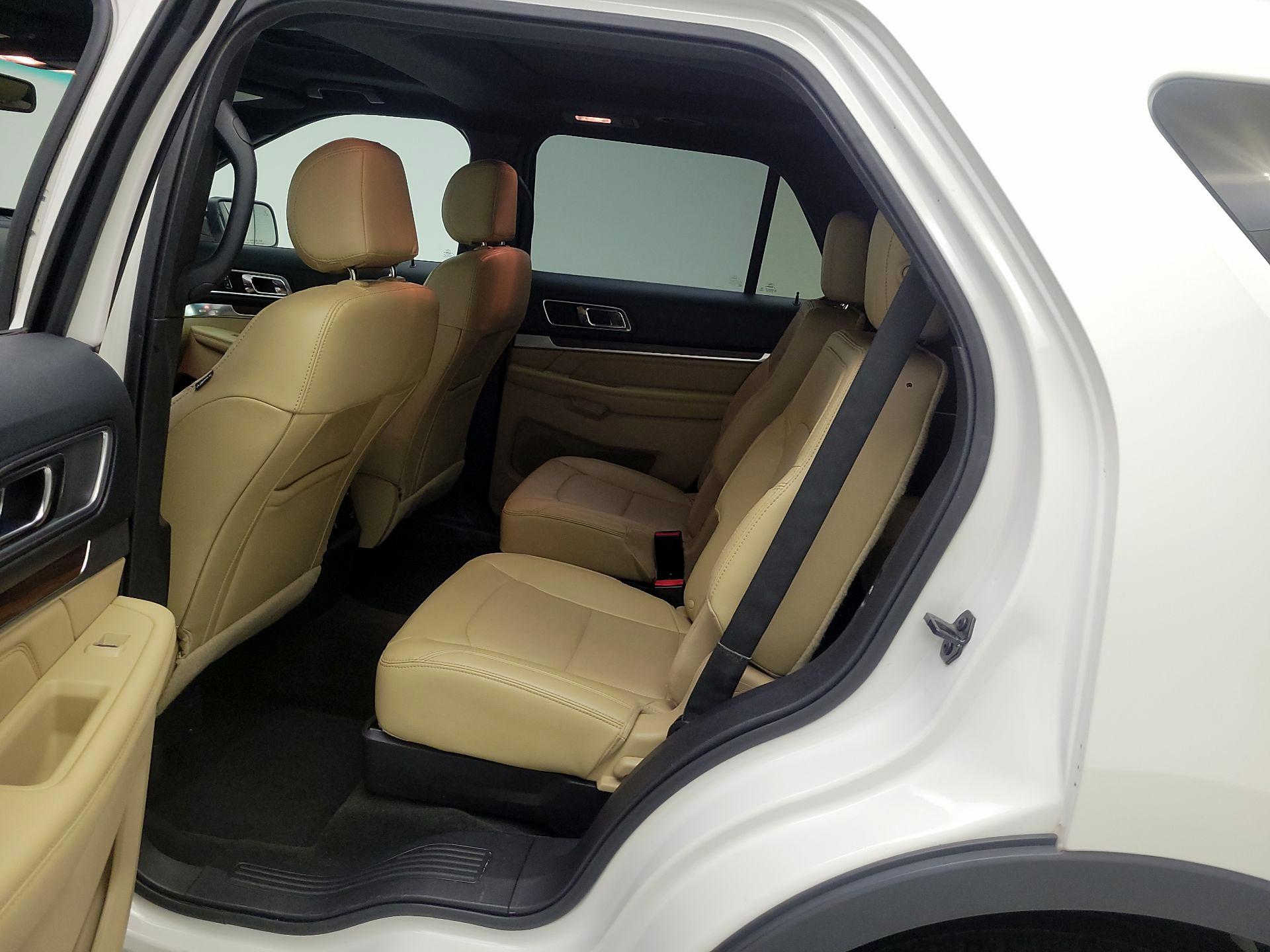 Thumbnail: 2016 Ford Explorer - 20