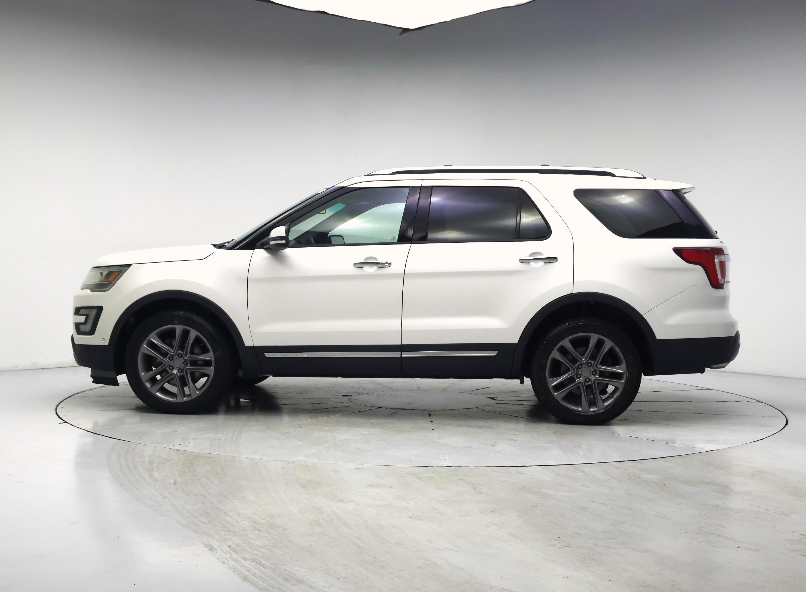 Thumbnail: 2016 Ford Explorer - 3