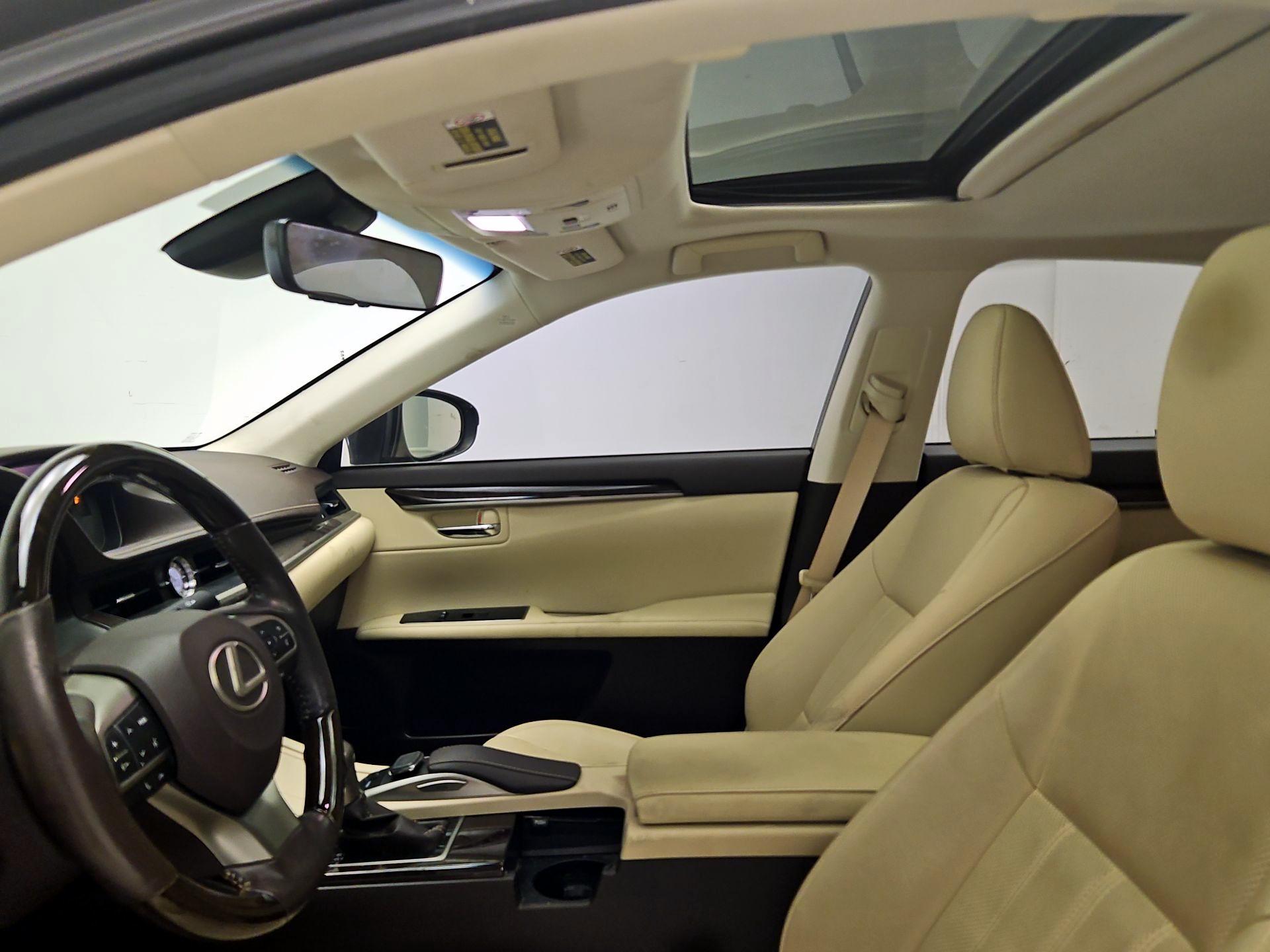 Thumbnail: 2016 Lexus ES - 19