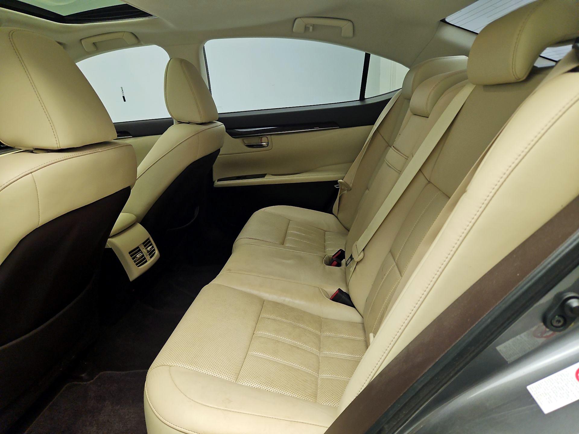 Thumbnail: 2016 Lexus ES - 20