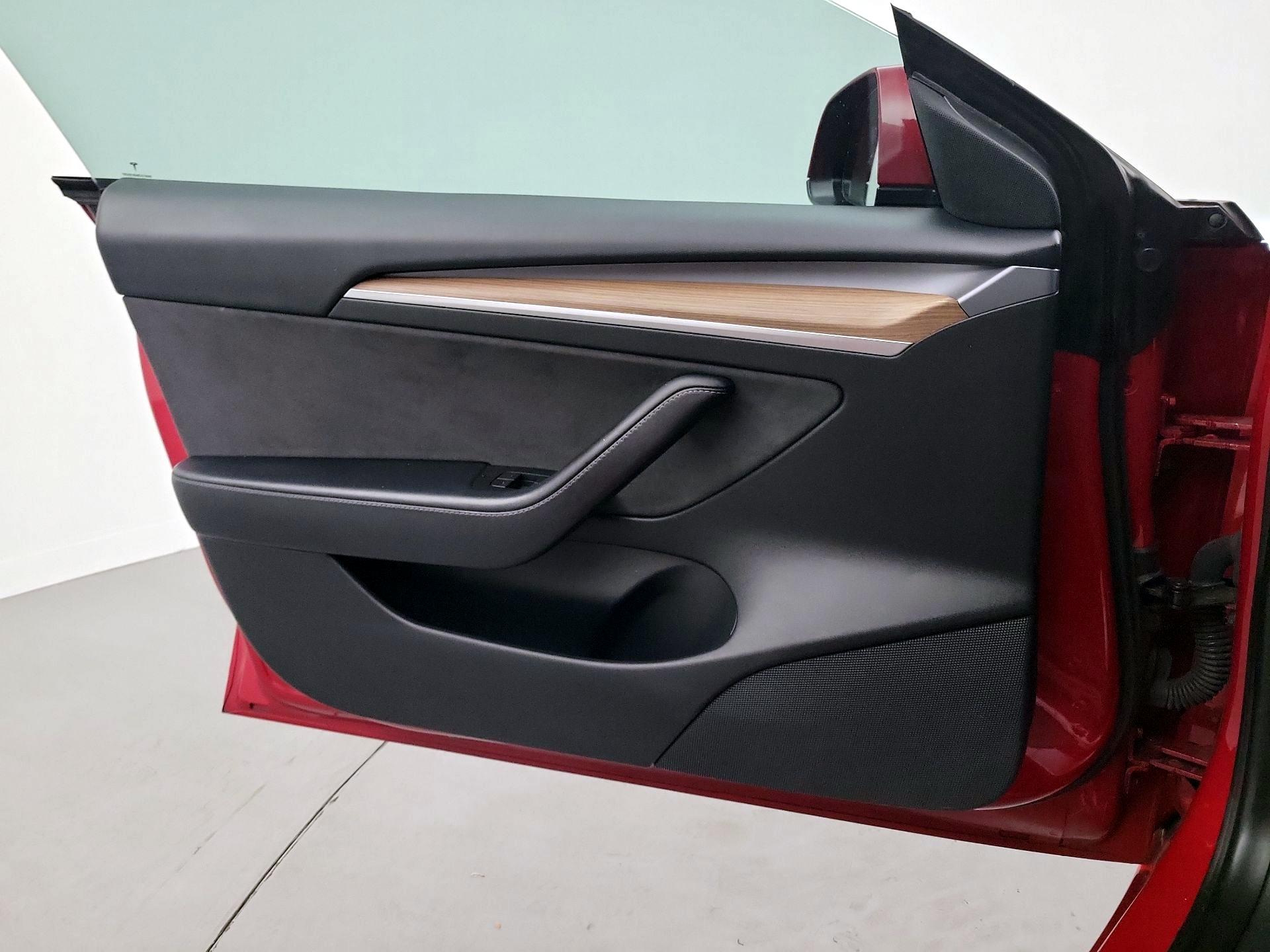 Thumbnail: 2021 Tesla Model 3 - 10