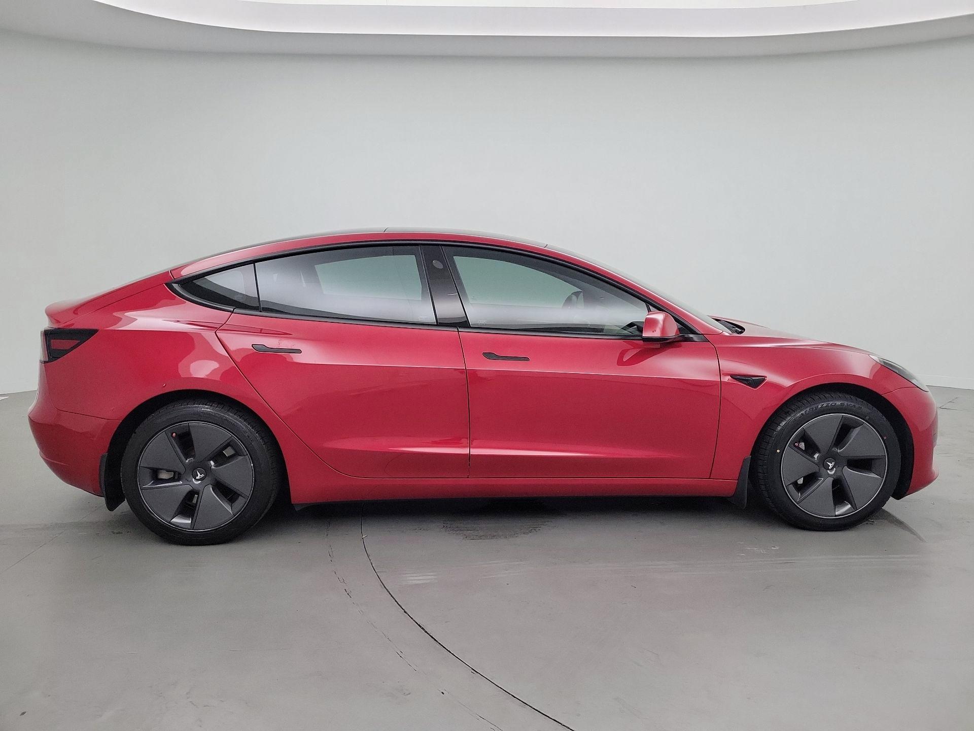Thumbnail: 2021 Tesla Model 3 - 4