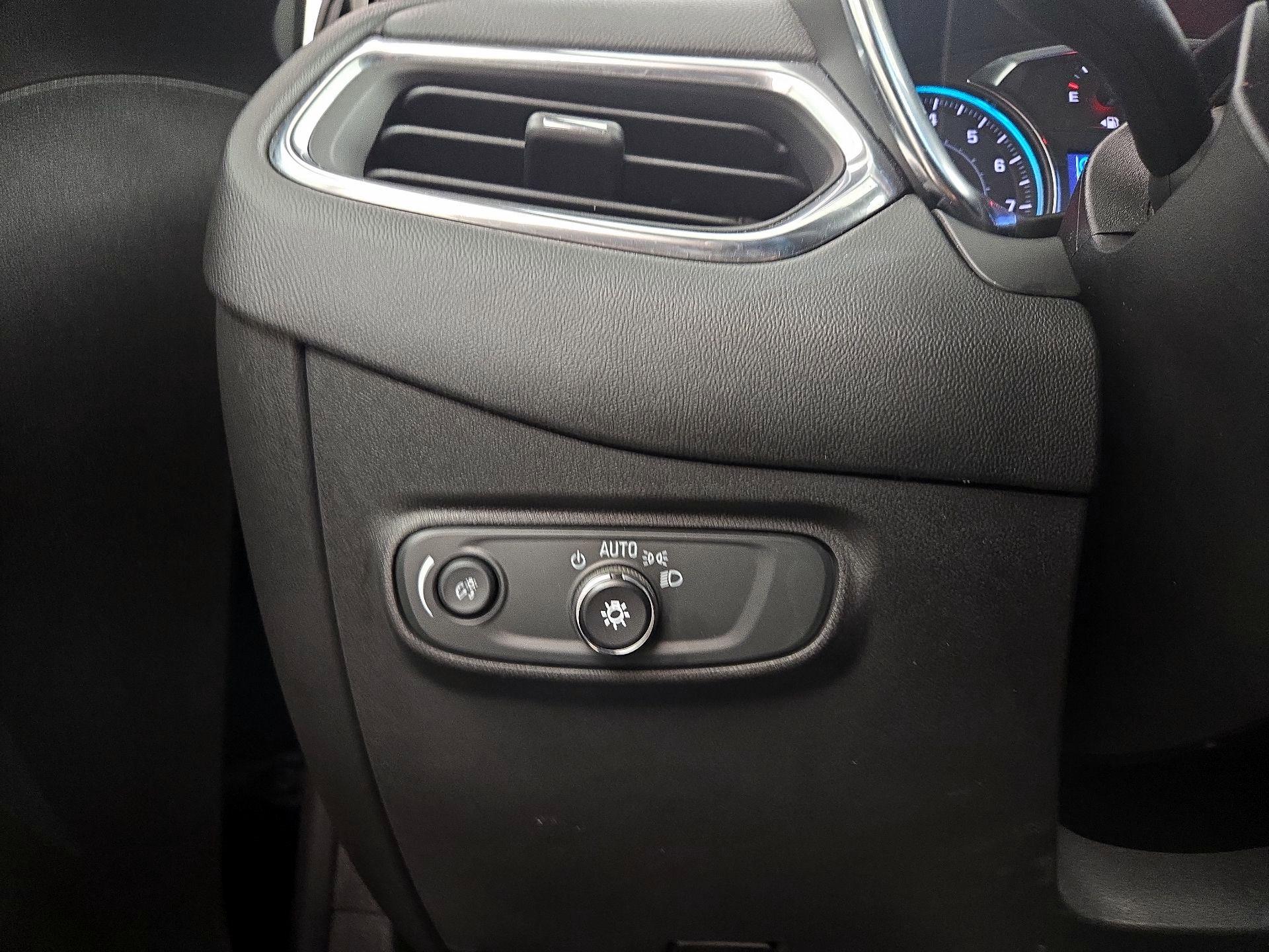 Thumbnail: 2022 Chevrolet Equinox - 13