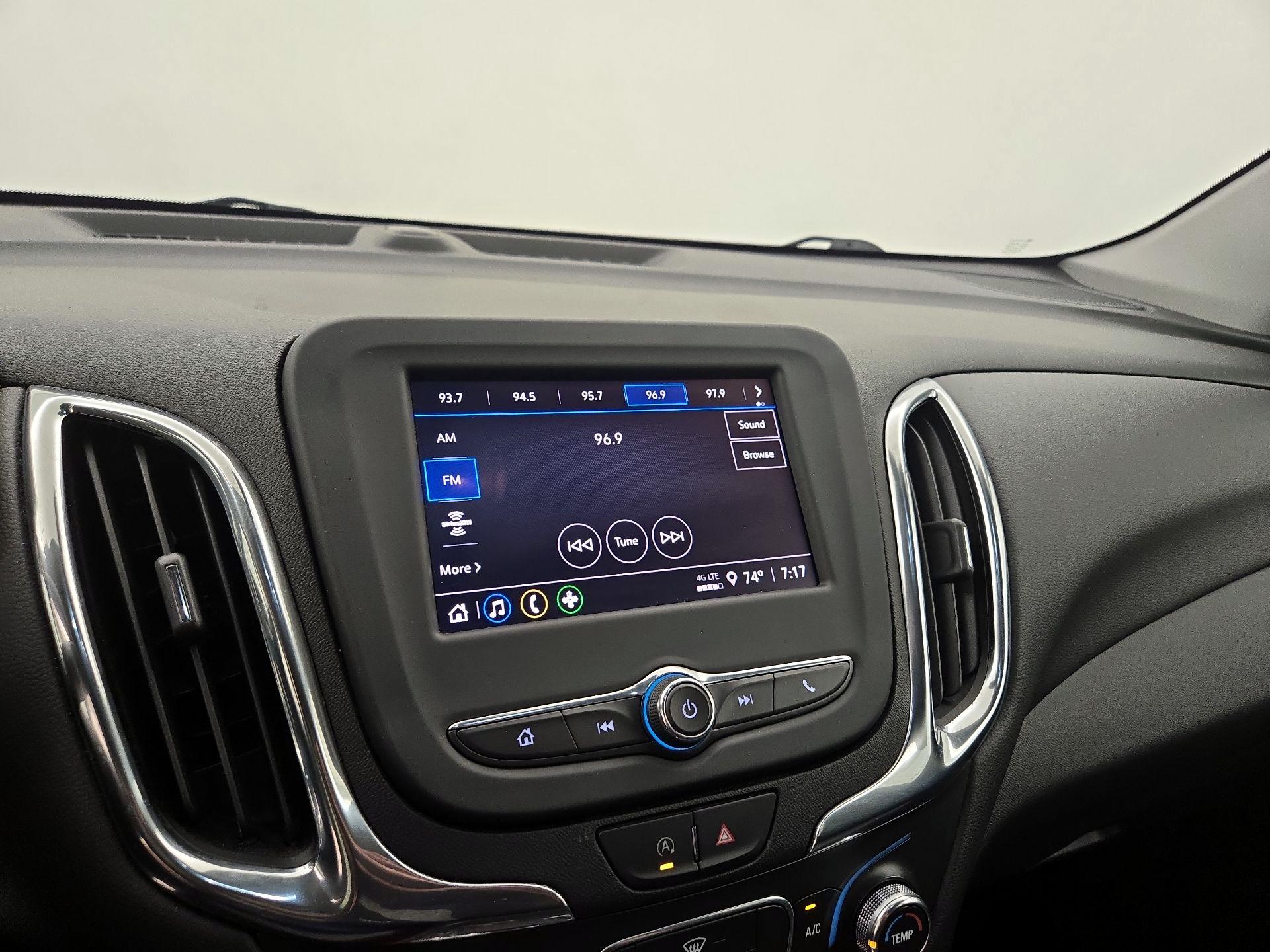 Thumbnail: 2022 Chevrolet Equinox - 15