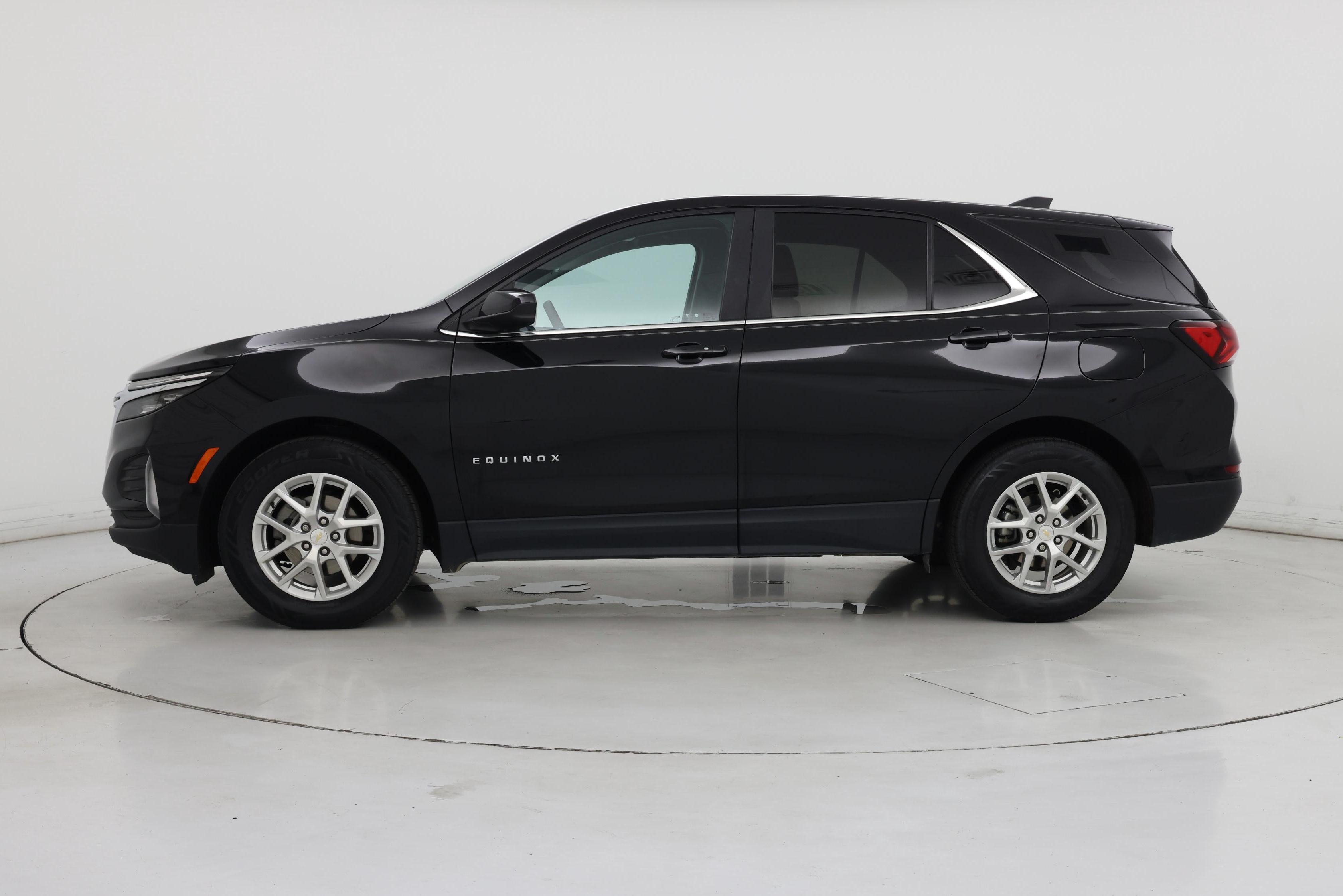 Thumbnail: 2022 Chevrolet Equinox - 3