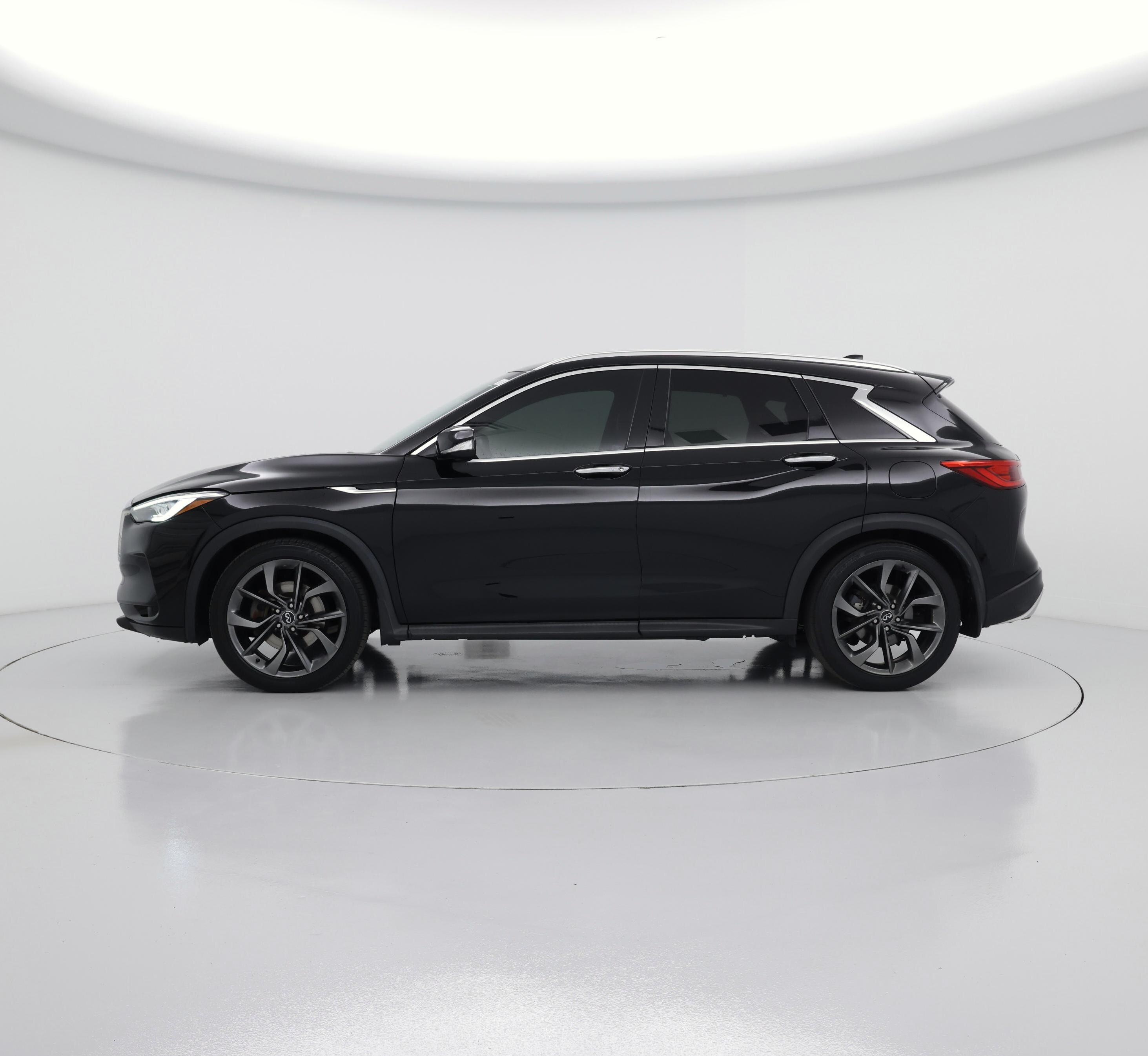 Thumbnail: 2019 INFINITI QX50 - 3