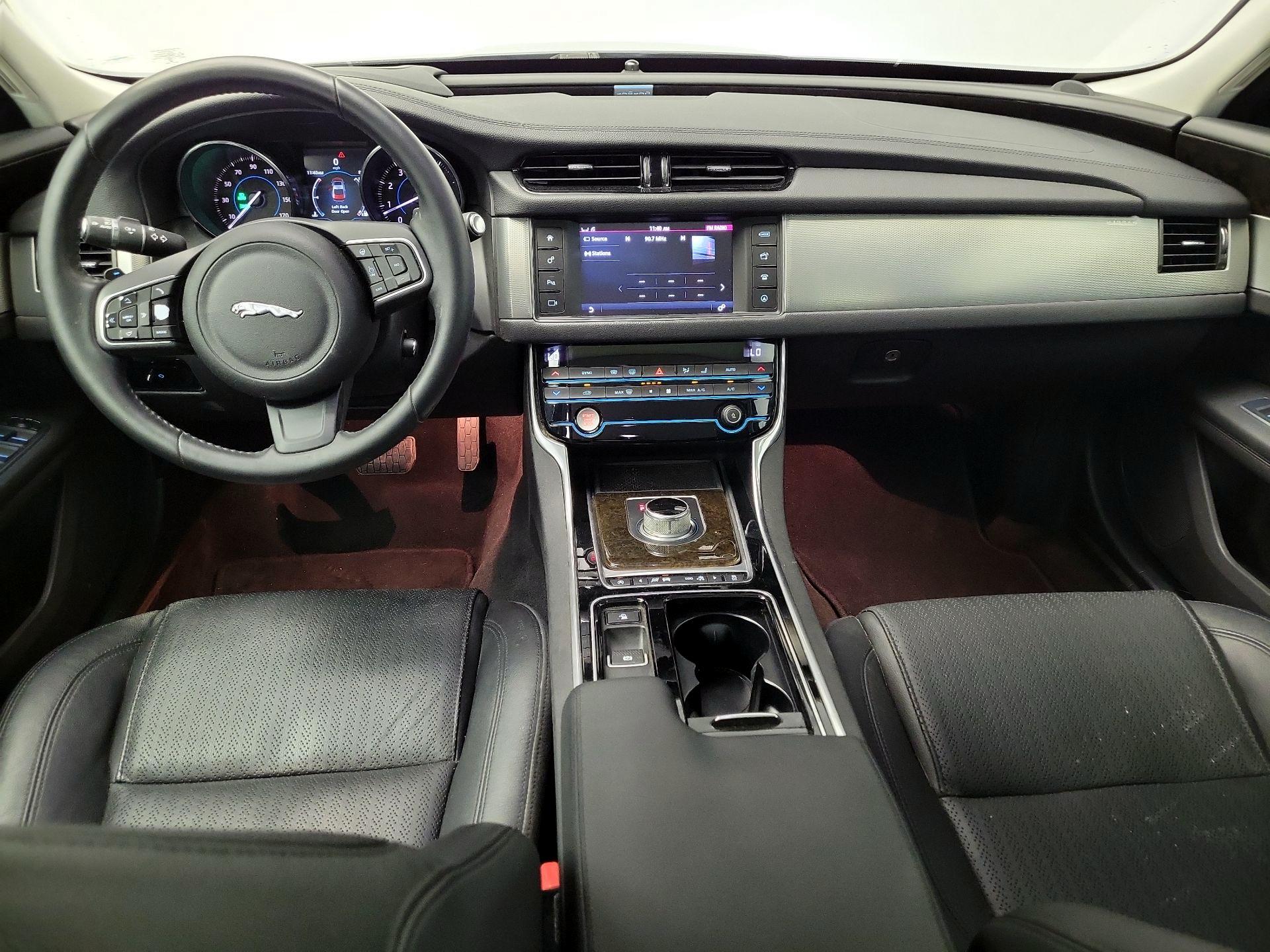 Thumbnail: 2016 Jaguar XF - 9