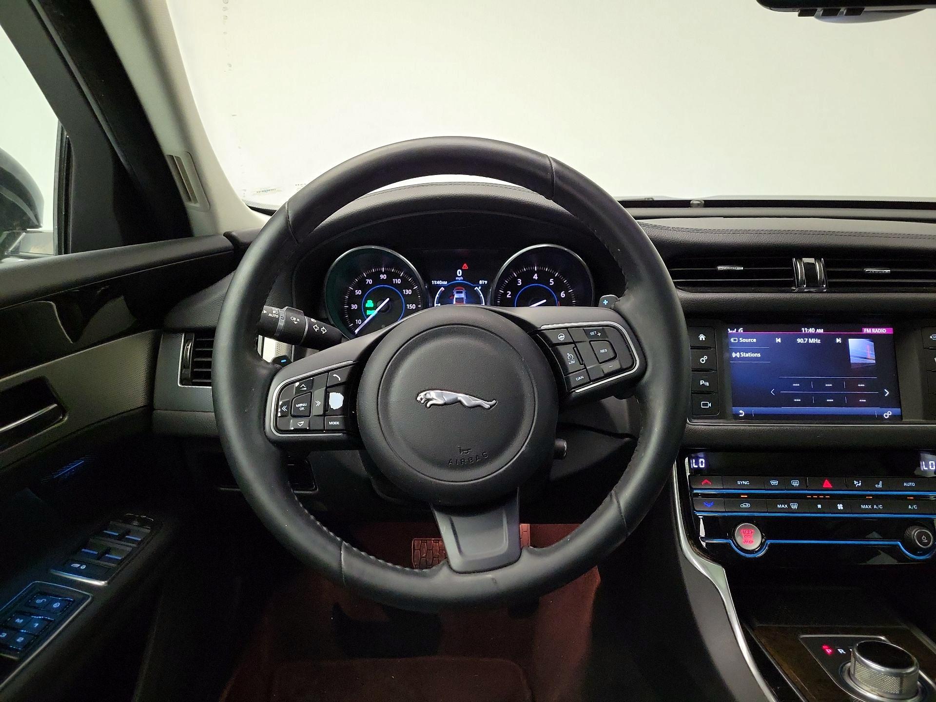 Thumbnail: 2016 Jaguar XF - 10