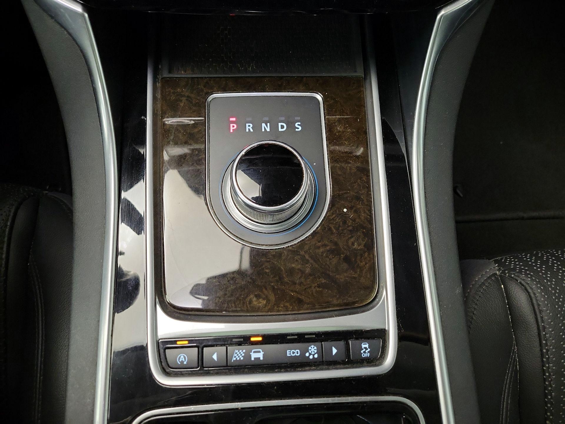 Thumbnail: 2016 Jaguar XF - 17