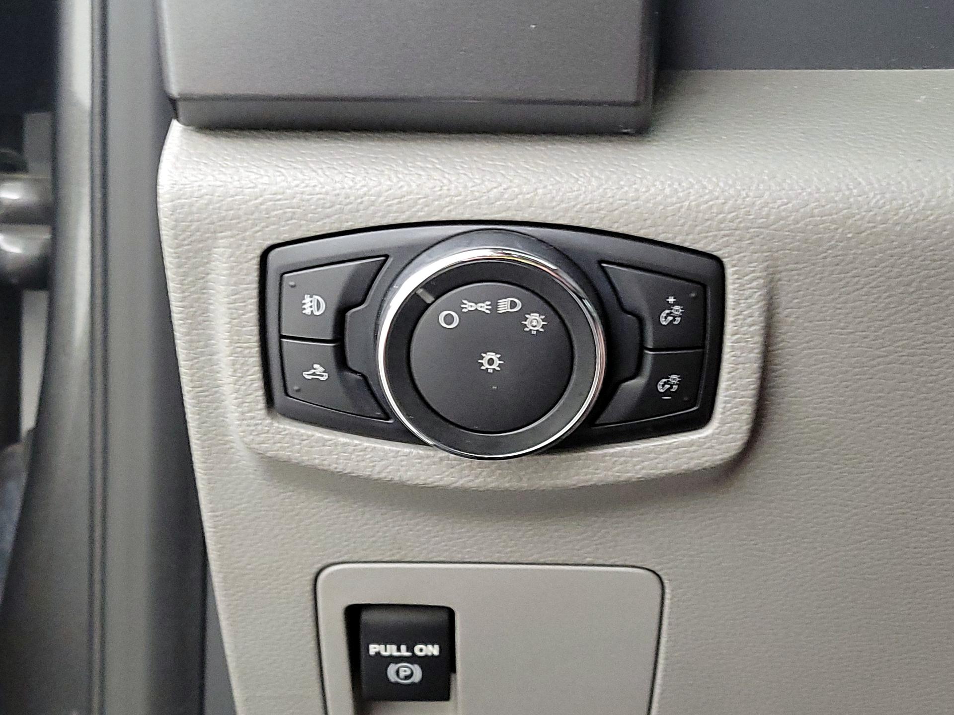 Thumbnail: 2016 Ford F-150 - 13