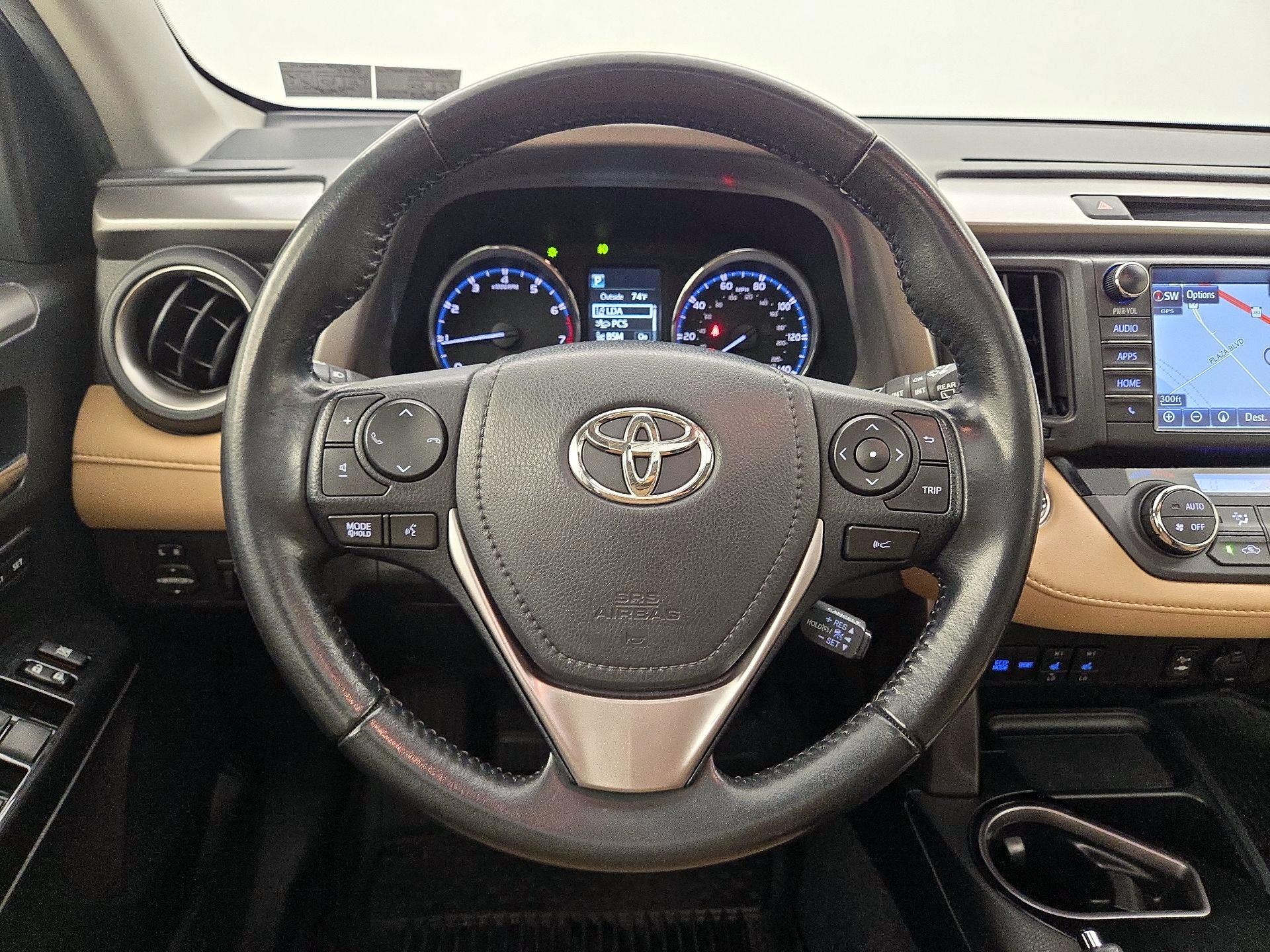 Thumbnail: 2017 Toyota RAV4 - 10