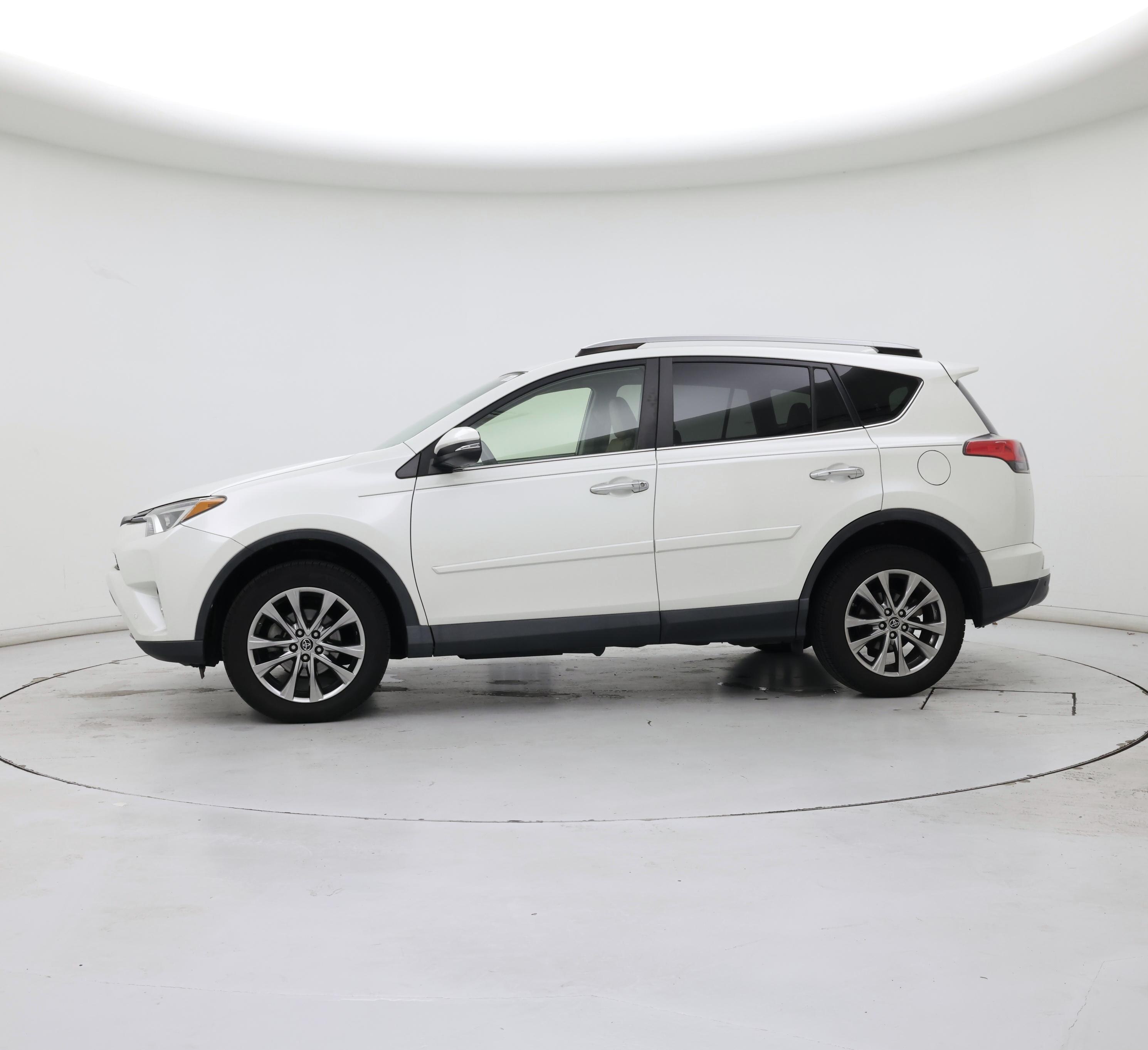 Thumbnail: 2017 Toyota RAV4 - 3
