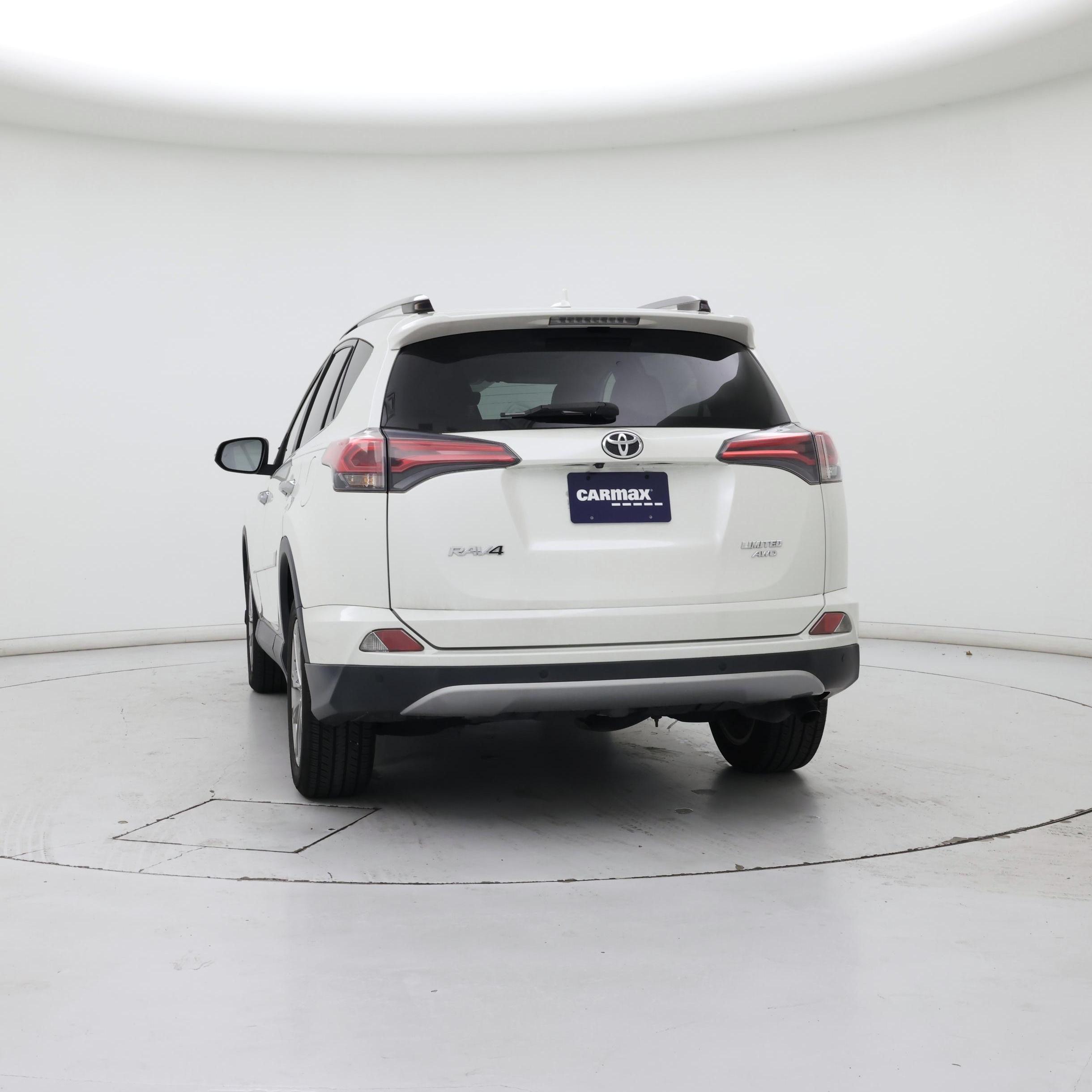 Thumbnail: 2017 Toyota RAV4 - 6
