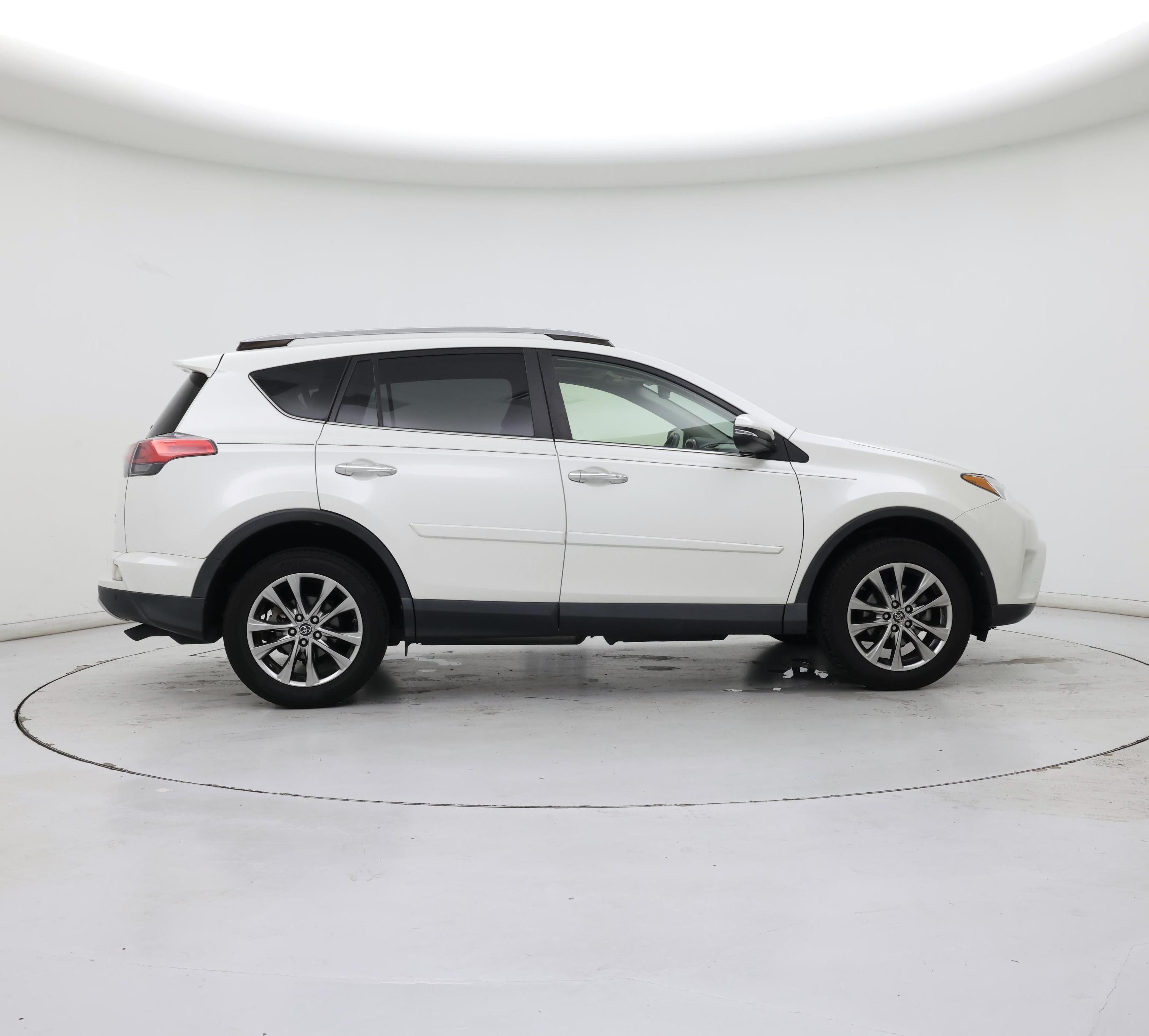 Thumbnail: 2017 Toyota RAV4 - 7