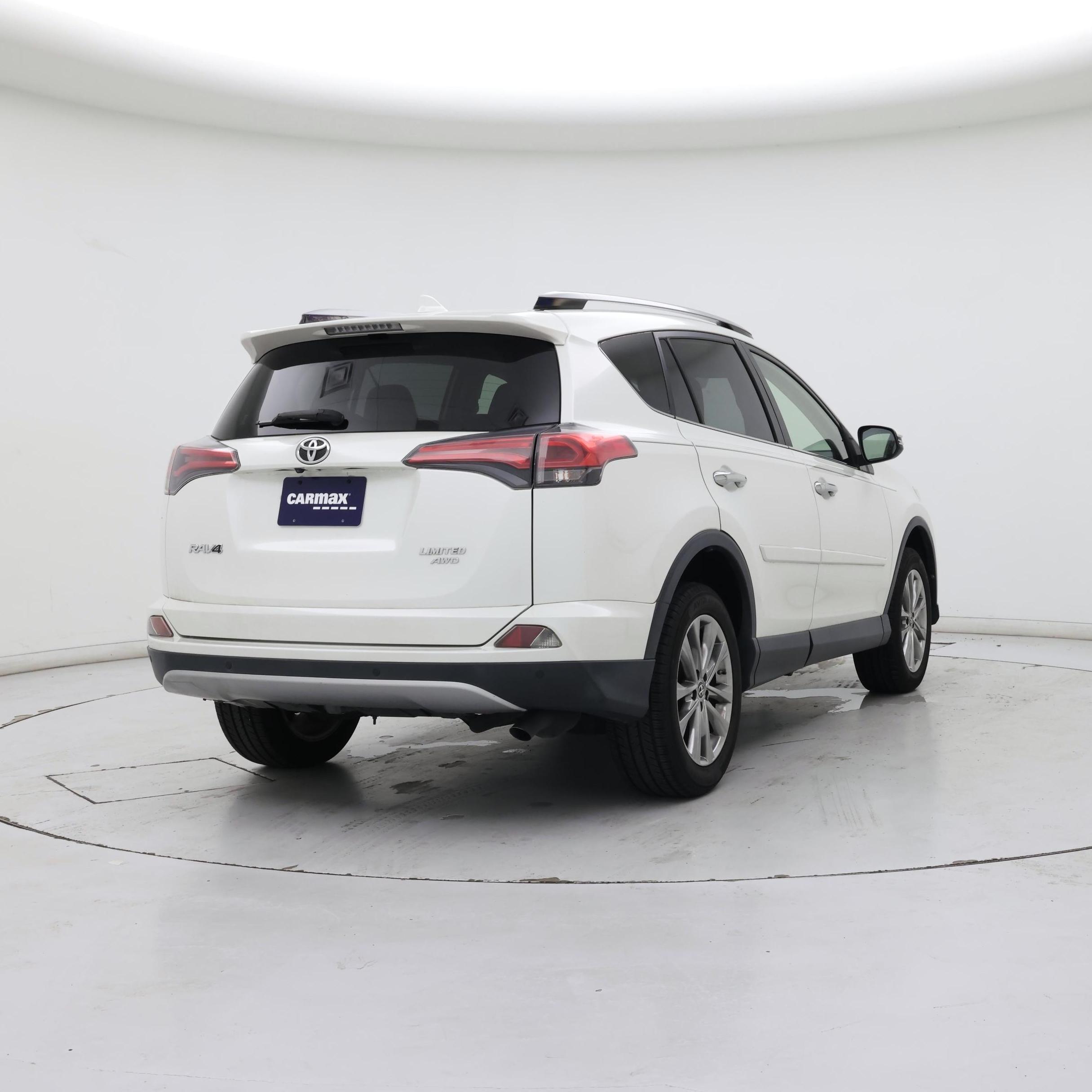 Thumbnail: 2017 Toyota RAV4 - 8