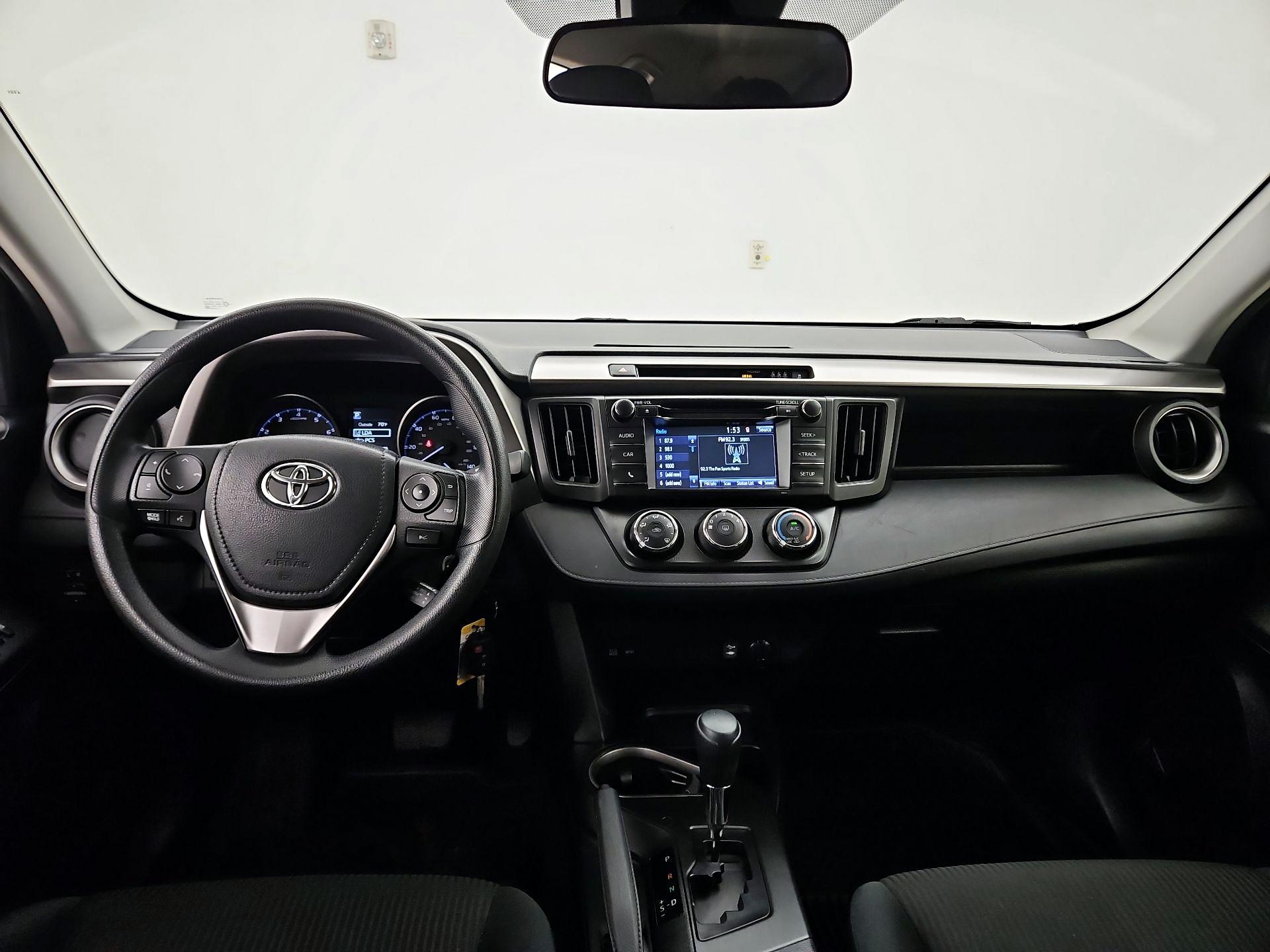 Thumbnail: 2018 Toyota RAV4 - 9