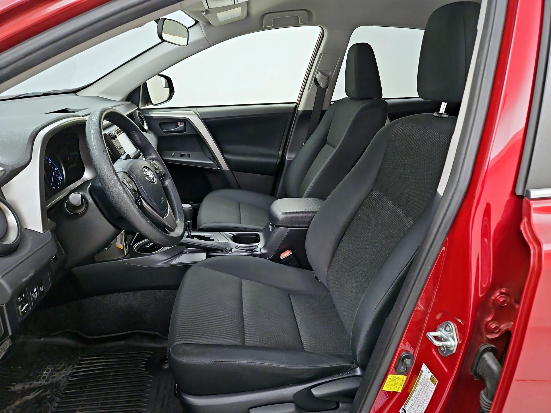 Thumbnail: 2018 Toyota RAV4 - 11