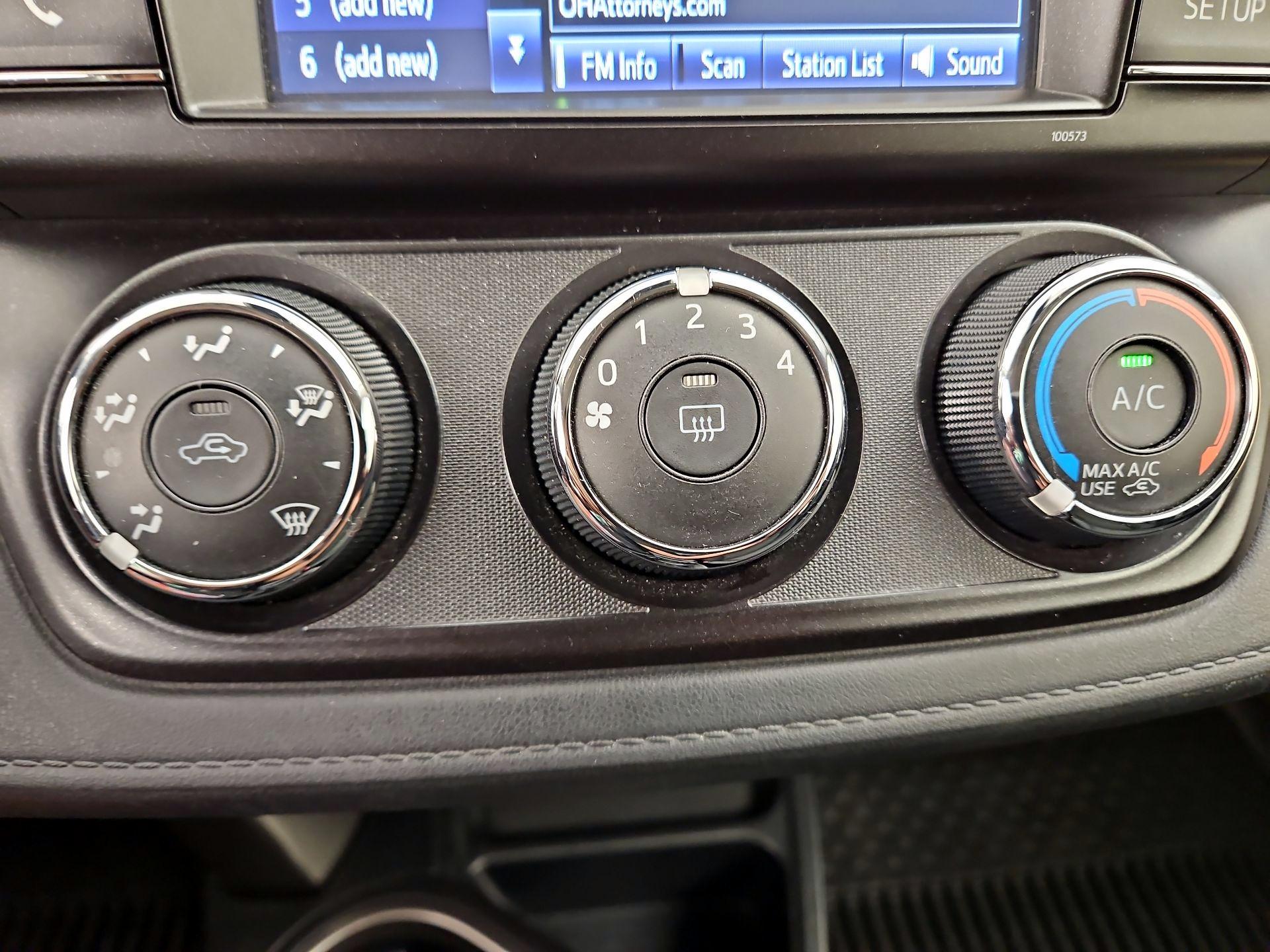Thumbnail: 2018 Toyota RAV4 - 16