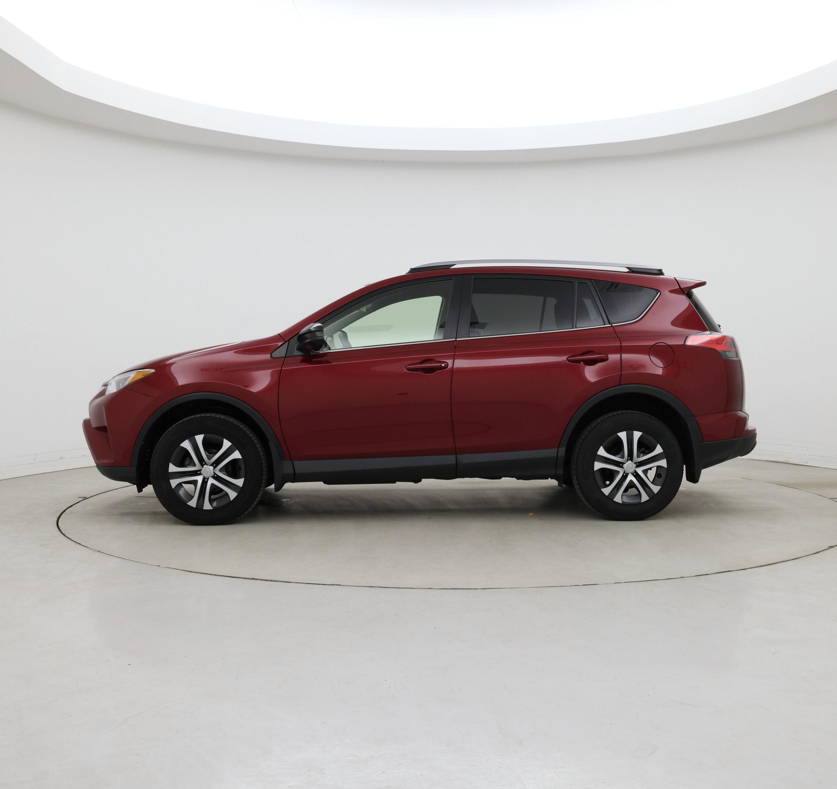 Thumbnail: 2018 Toyota RAV4 - 3