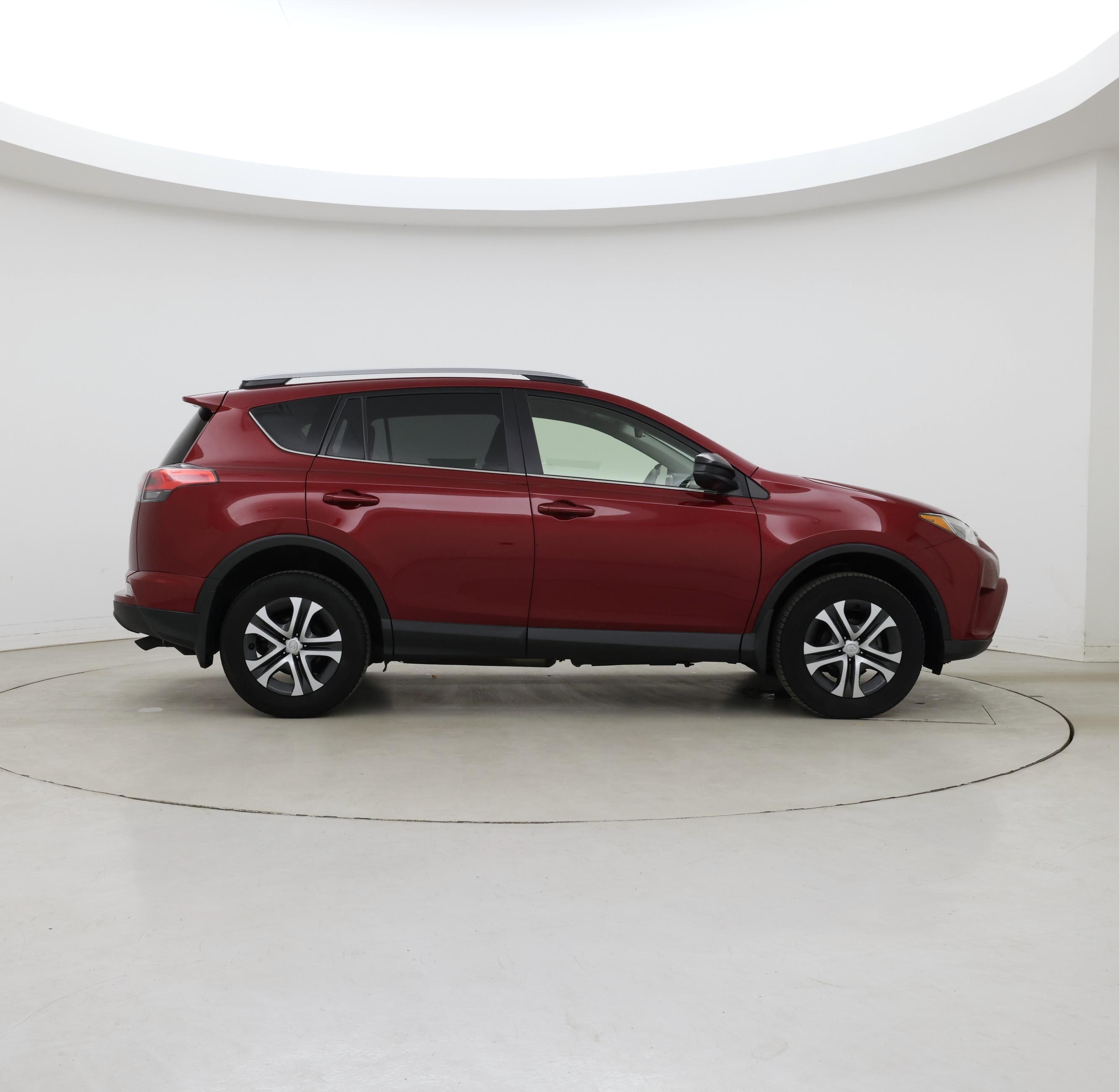 Thumbnail: 2018 Toyota RAV4 - 7