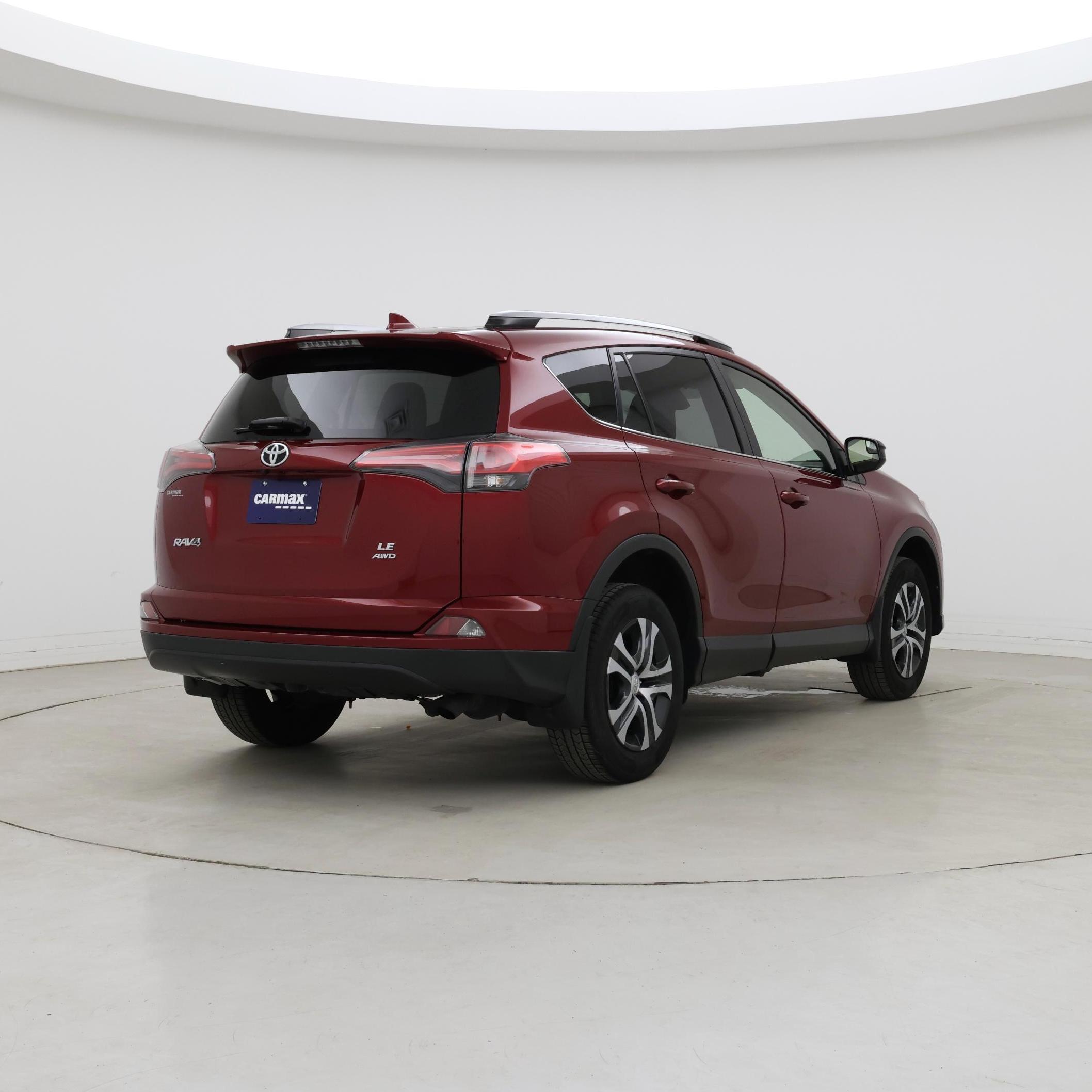 Thumbnail: 2018 Toyota RAV4 - 8
