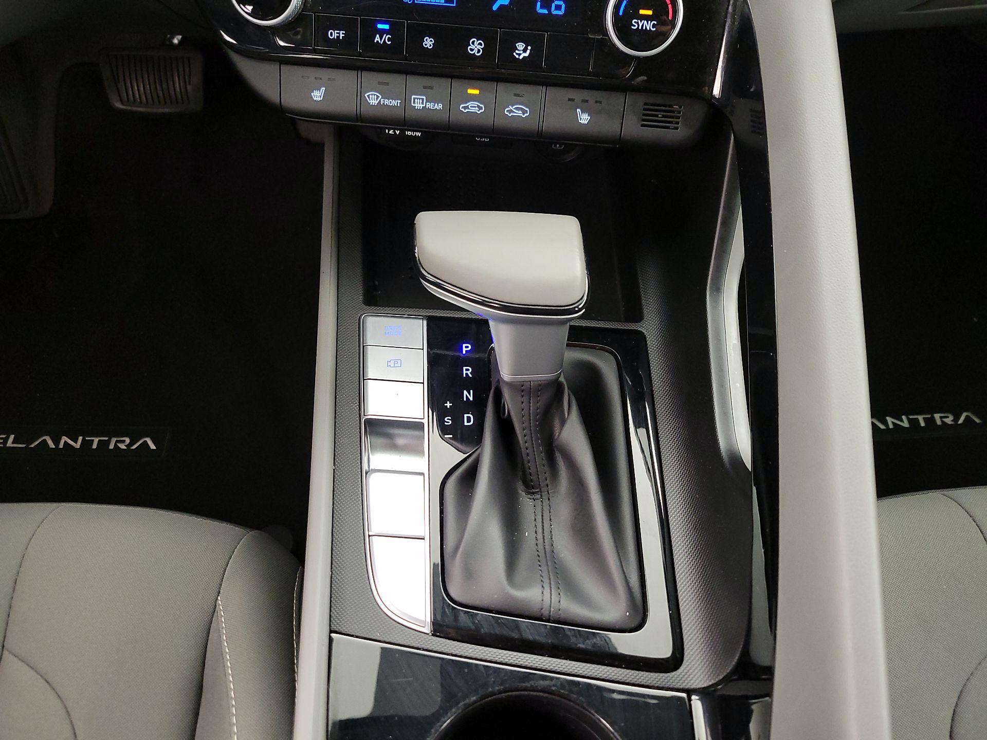 Thumbnail: 2023 Hyundai Elantra - 18