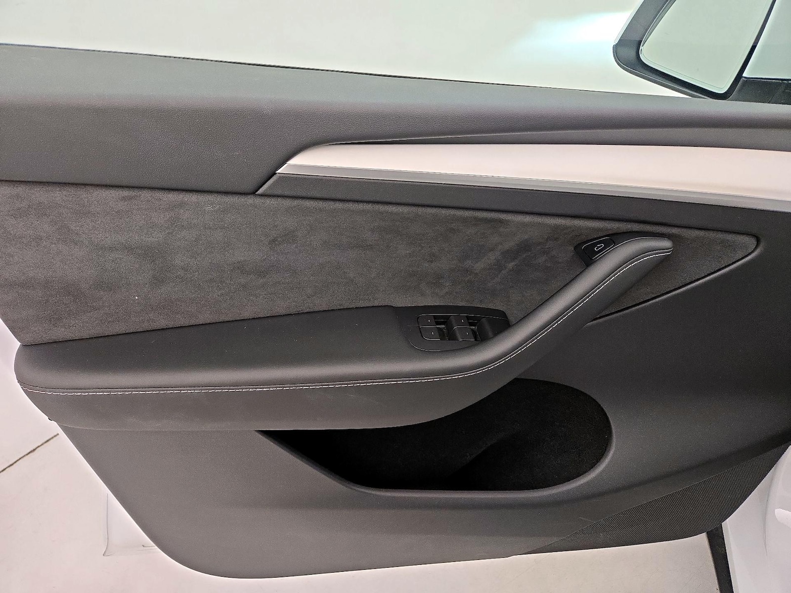 2023 Tesla Model Y Long Range - Photo 13