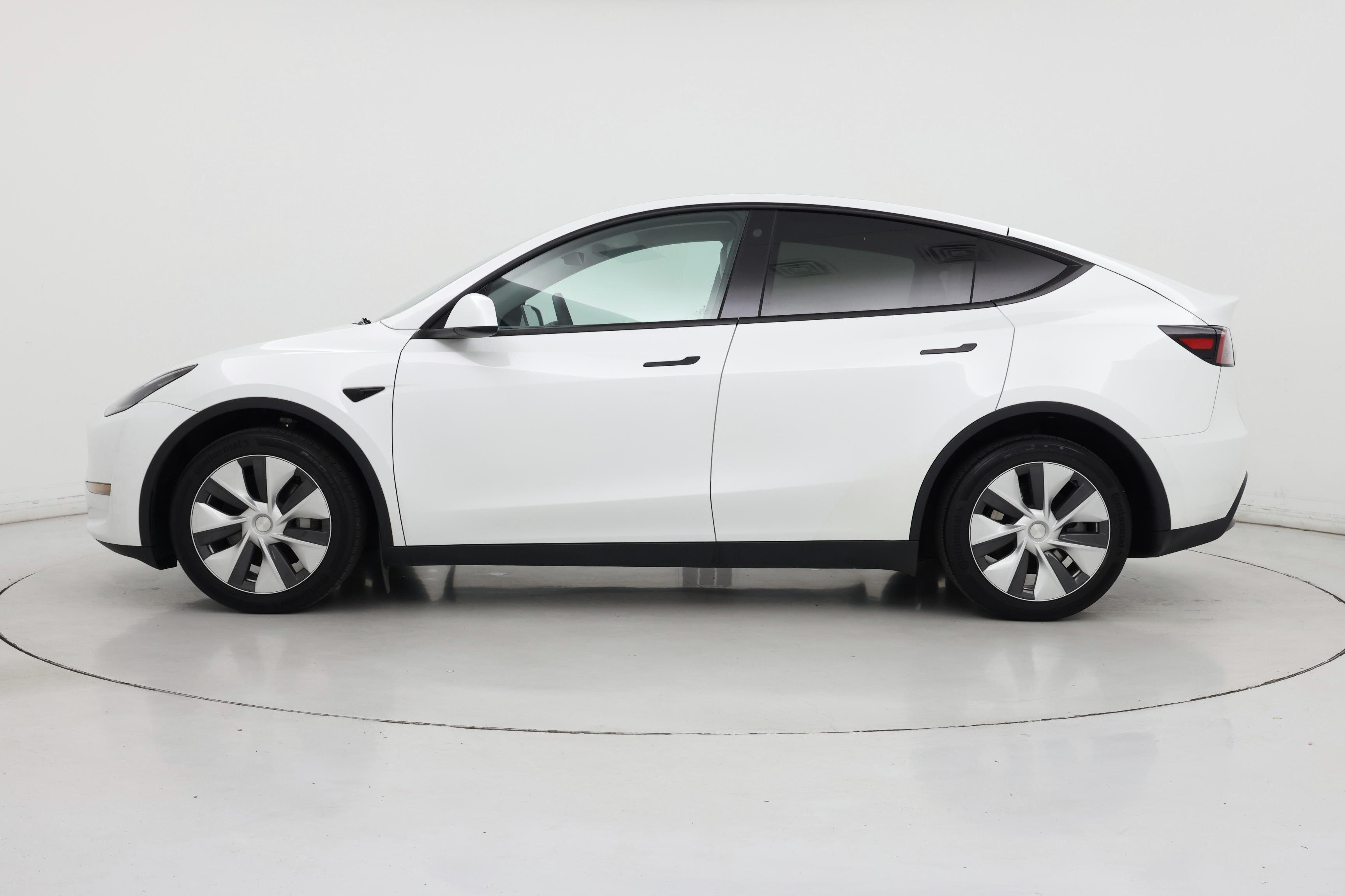 Thumbnail: 2023 Tesla Model Y - 3