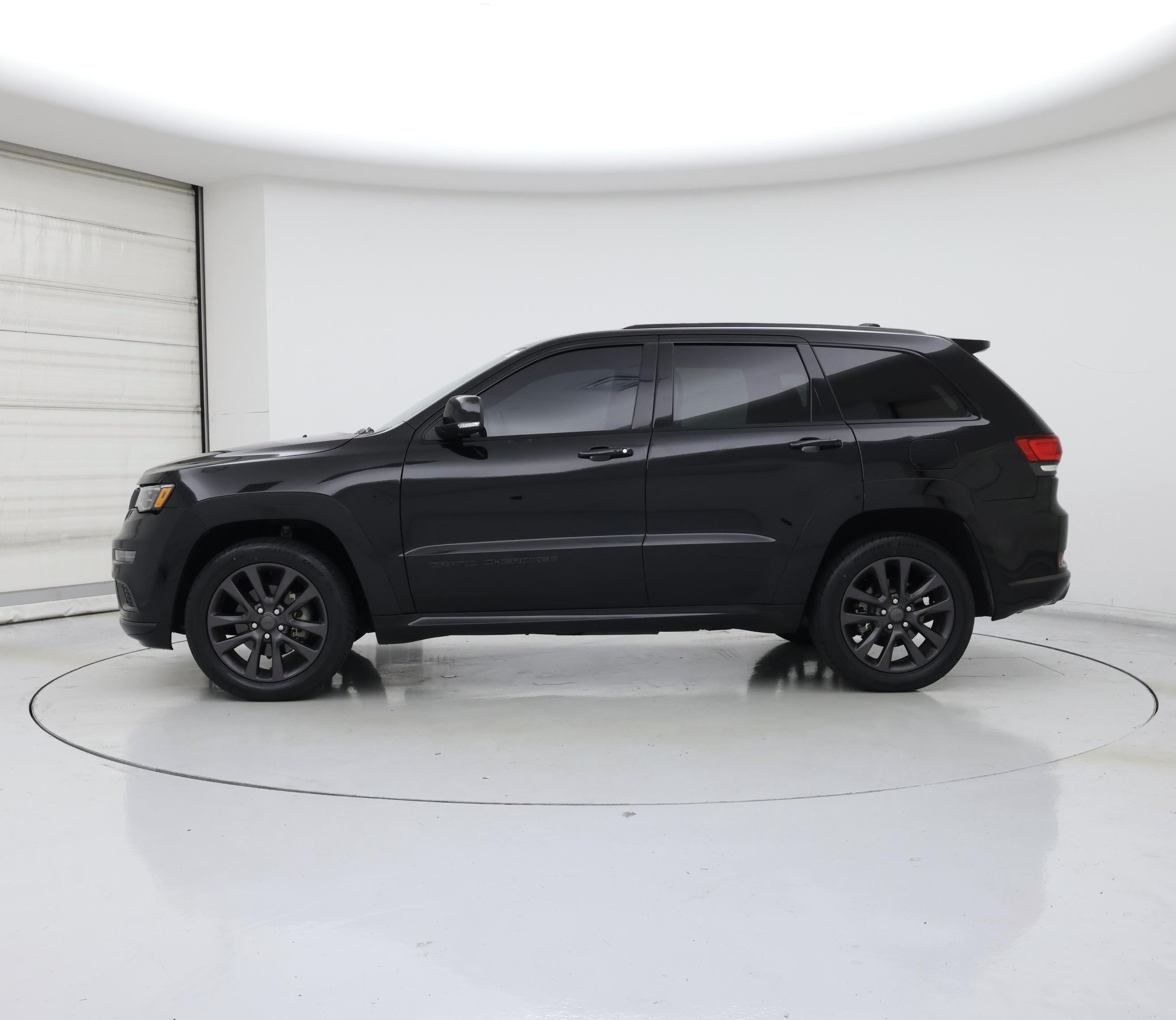 Thumbnail: 2018 Jeep Grand Cherokee - 3