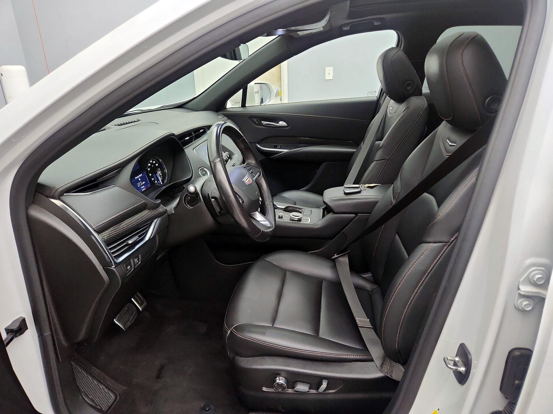 Thumbnail: 2020 Cadillac XT4 - 11