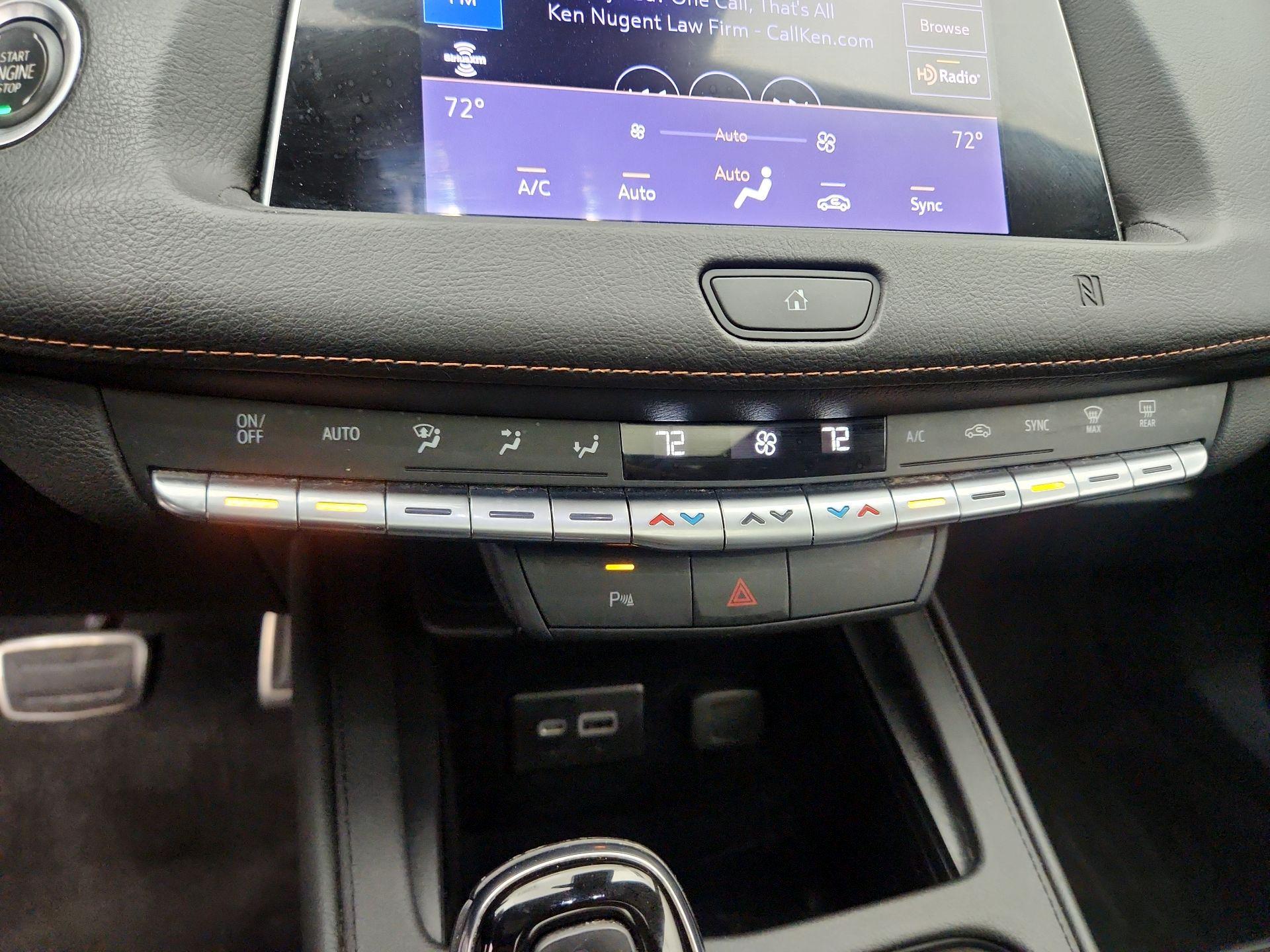 Thumbnail: 2020 Cadillac XT4 - 16