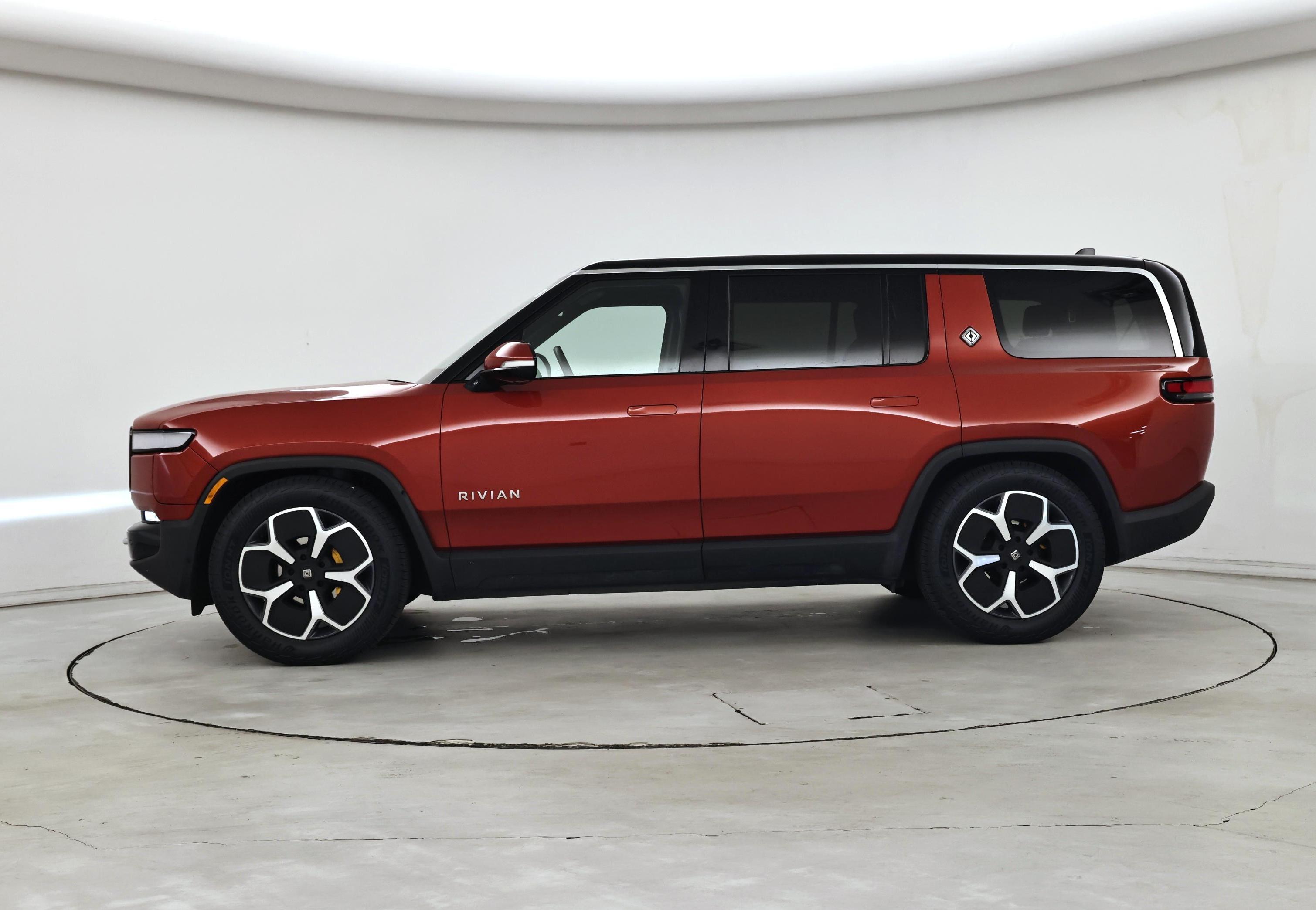 Thumbnail: 2024 Rivian R1S - 3