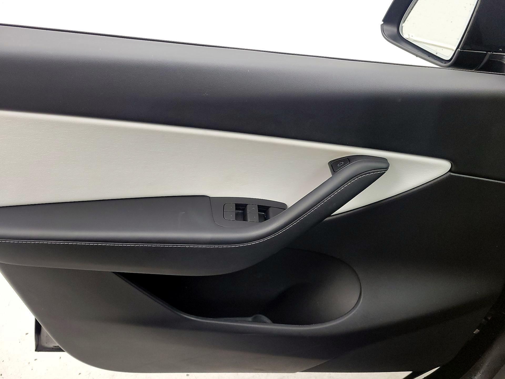 Thumbnail: 2022 Tesla Model Y - 12