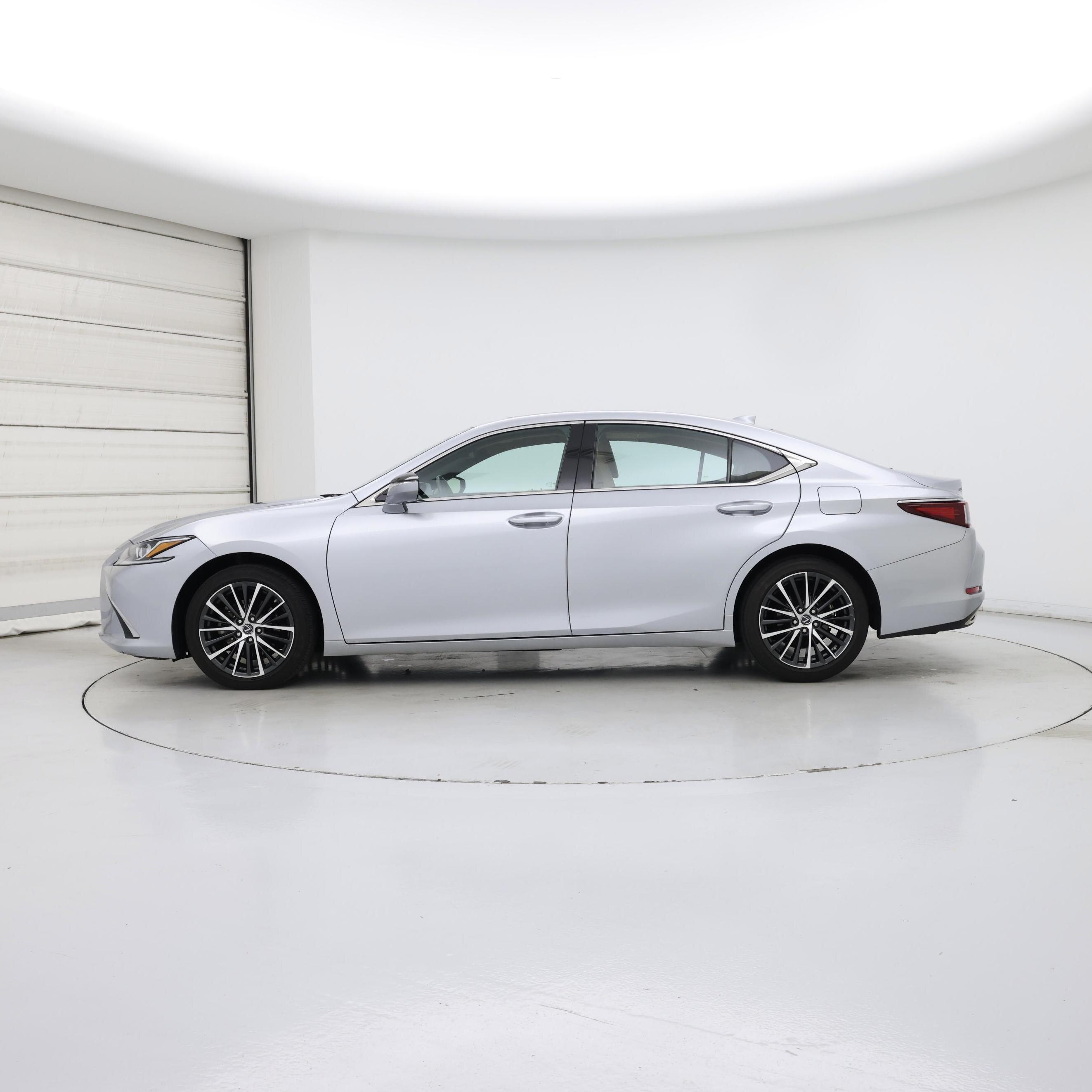 Thumbnail: 2024 Lexus ES - 3