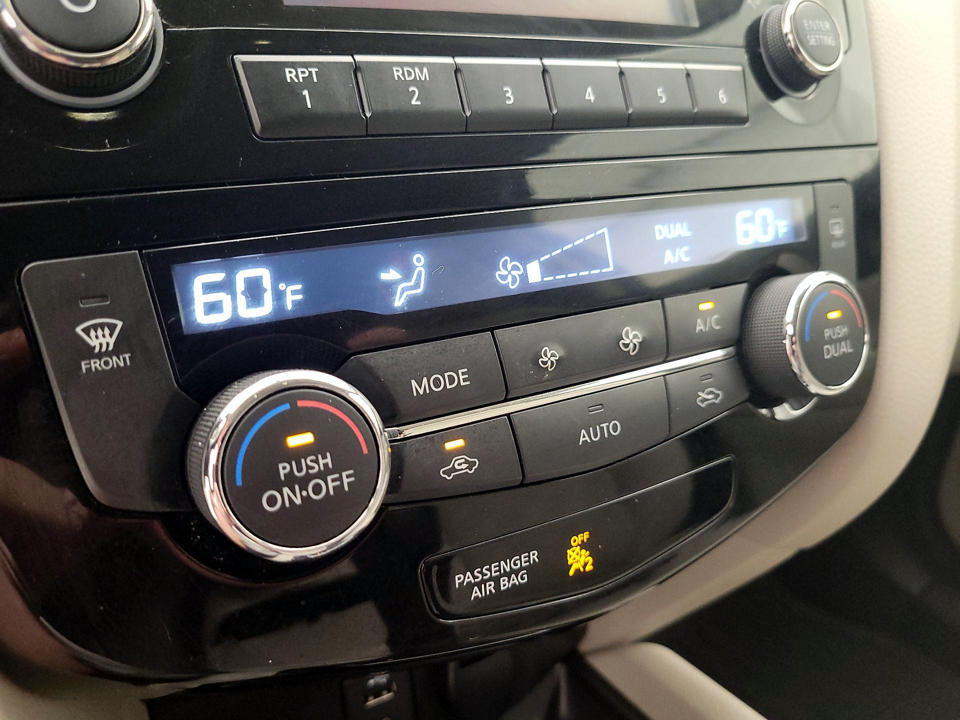 Thumbnail: 2018 Nissan Rogue Sport - 16
