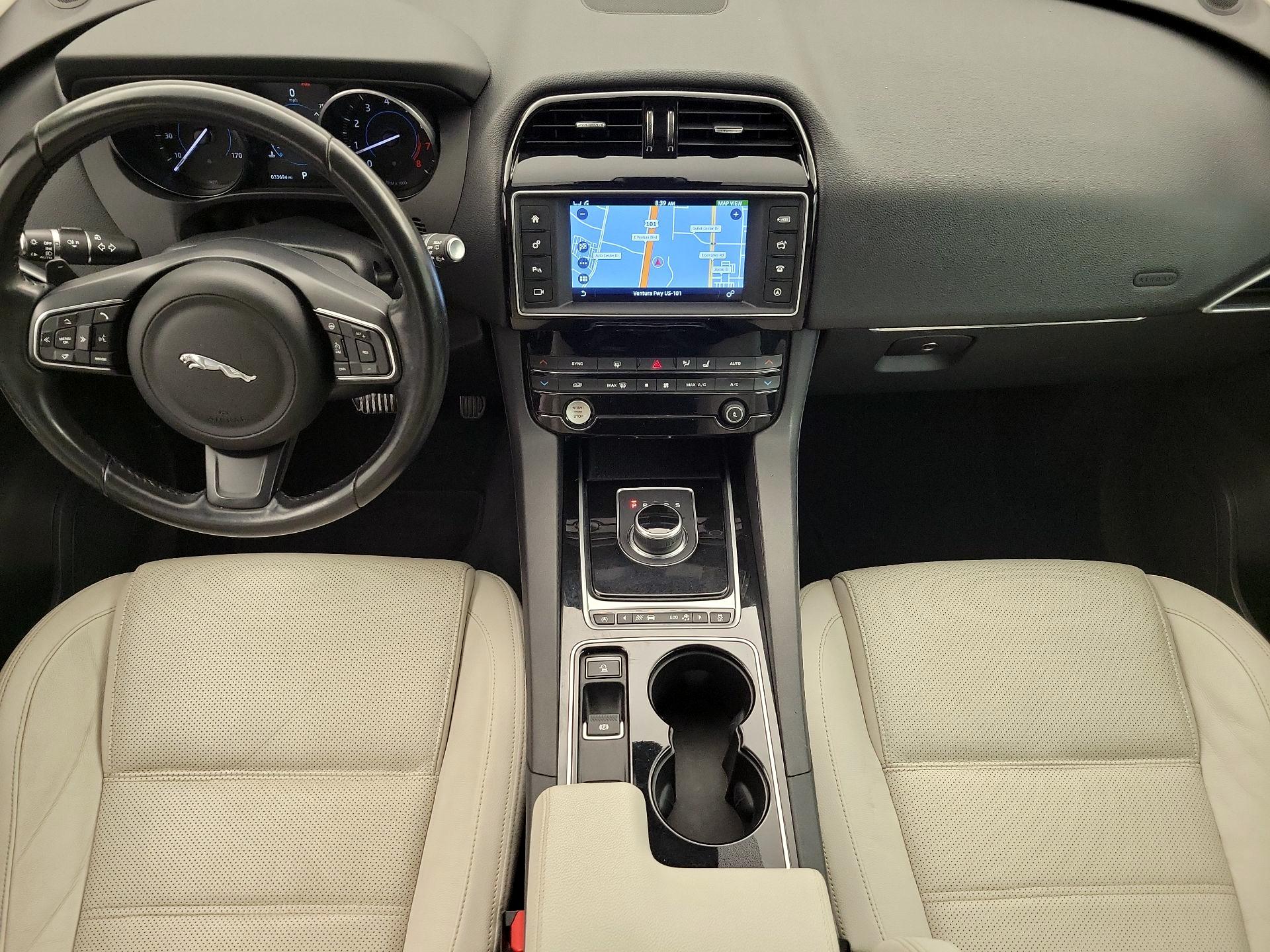 Thumbnail: 2017 Jaguar F-Pace - 9
