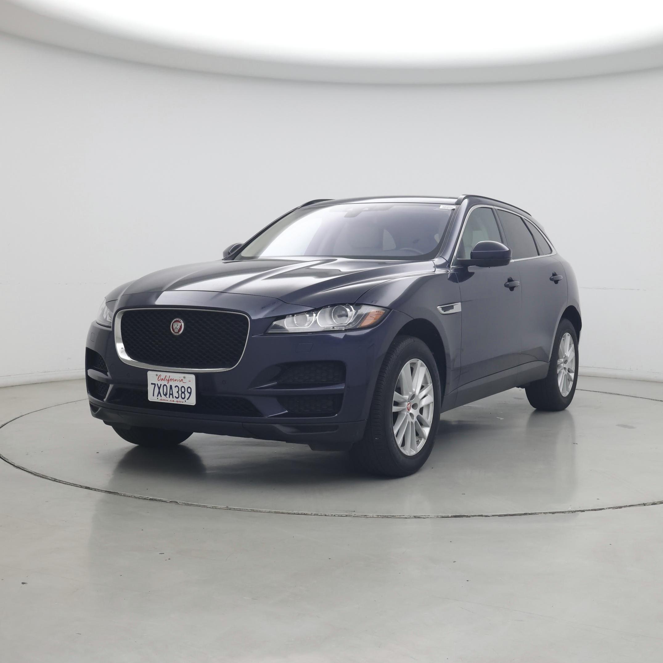 Thumbnail: 2017 Jaguar F-Pace - 4
