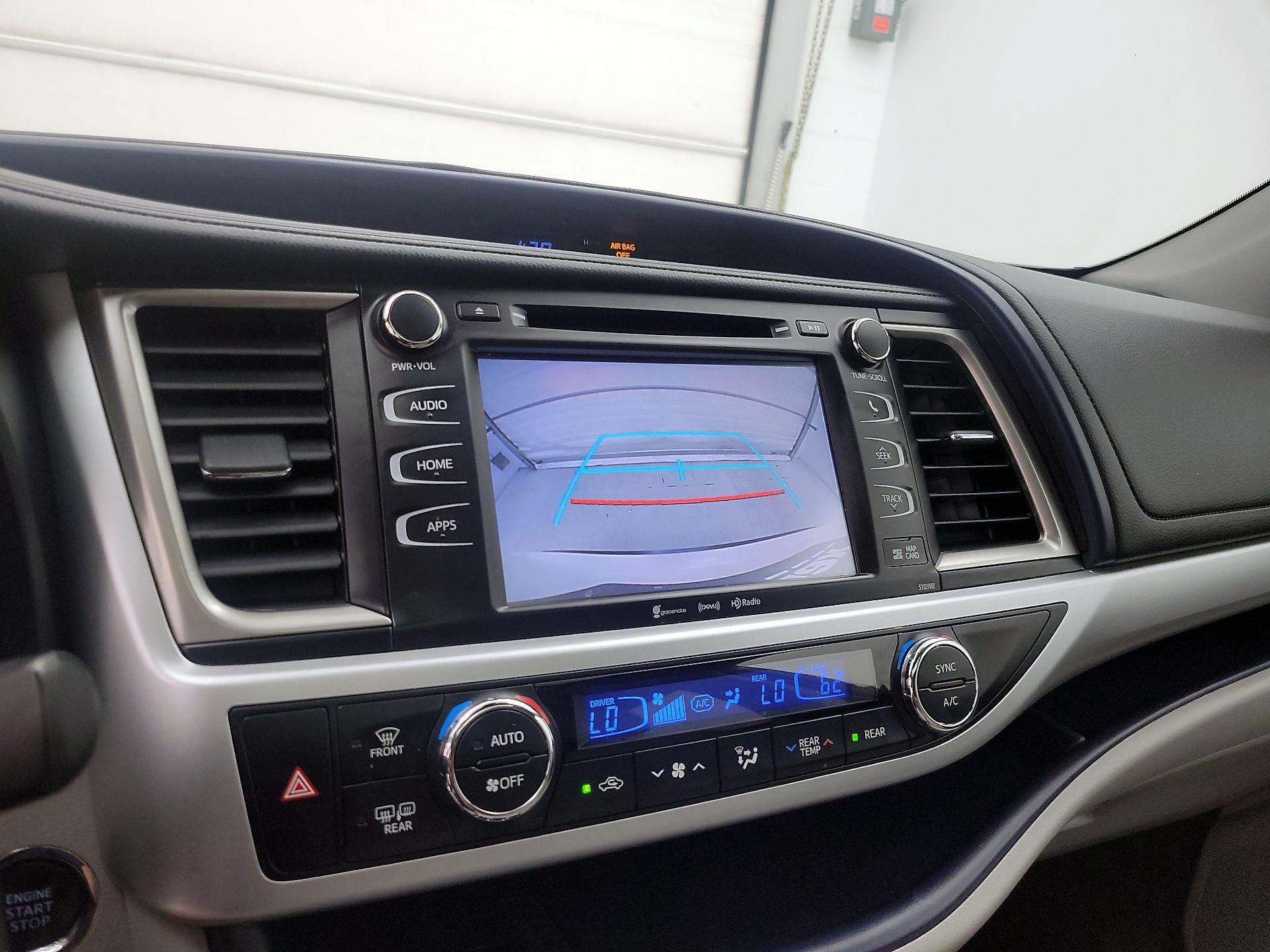 Thumbnail: 2019 Toyota Highlander - 14