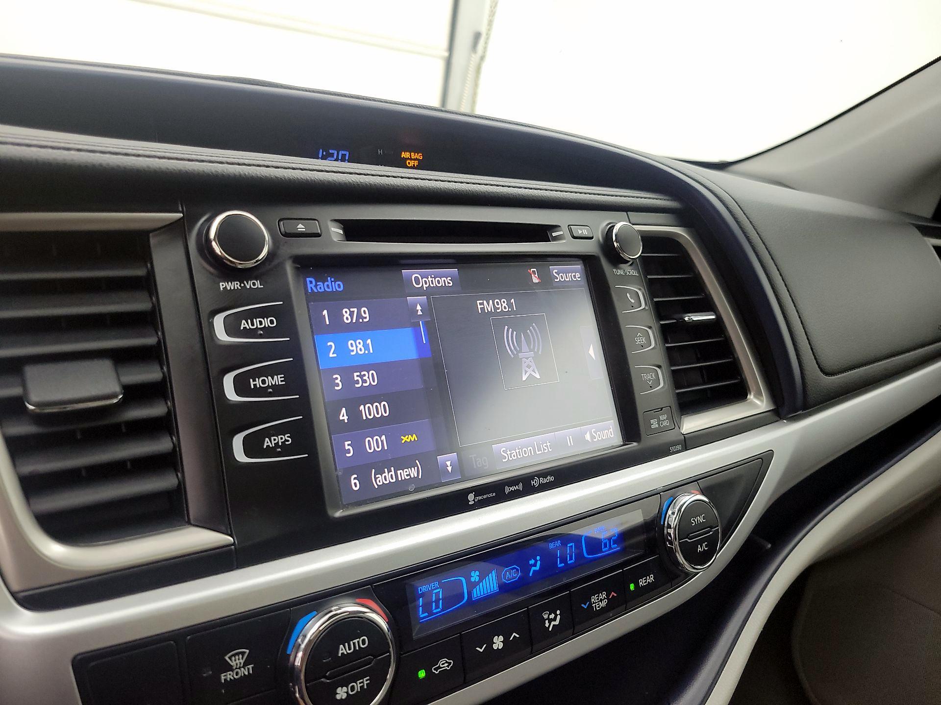 Thumbnail: 2019 Toyota Highlander - 15
